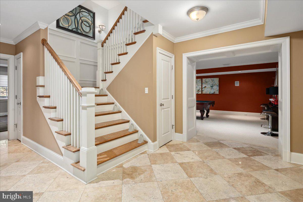 COUNTRY CLUB HILLS - Residential