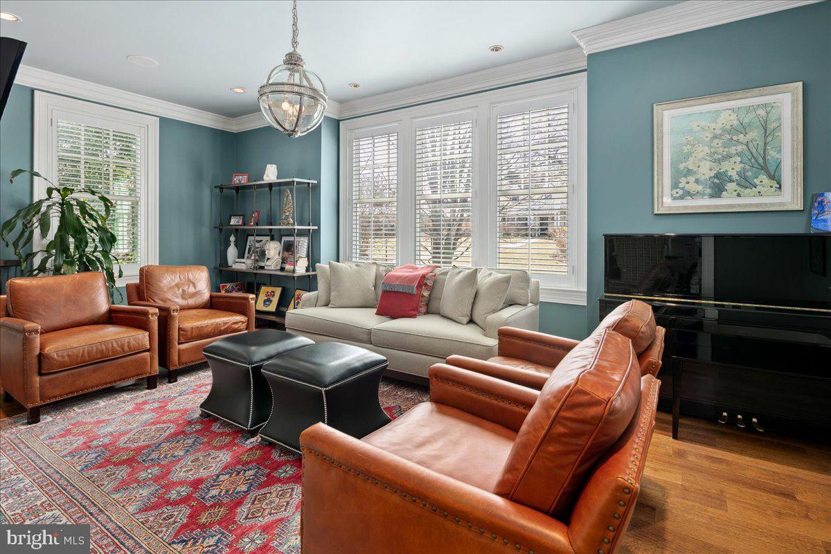 COUNTRY CLUB HILLS - Residential