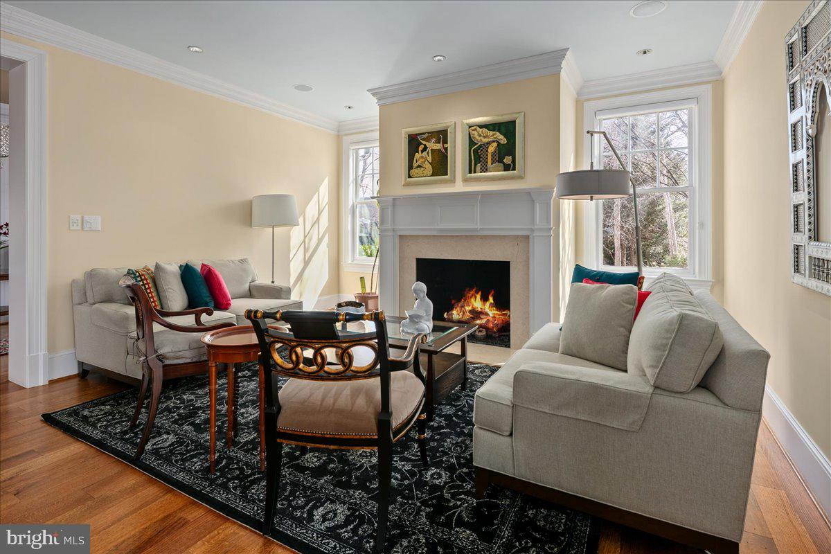 COUNTRY CLUB HILLS - Residential