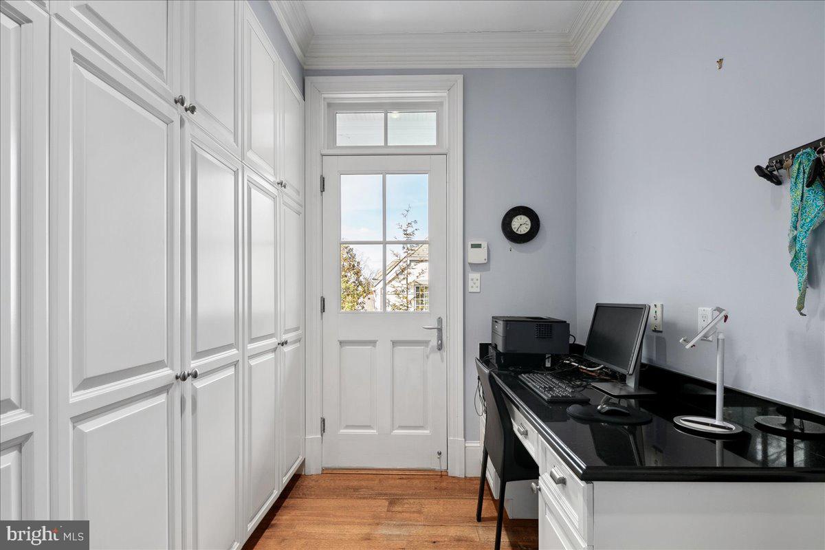 COUNTRY CLUB HILLS - Residential