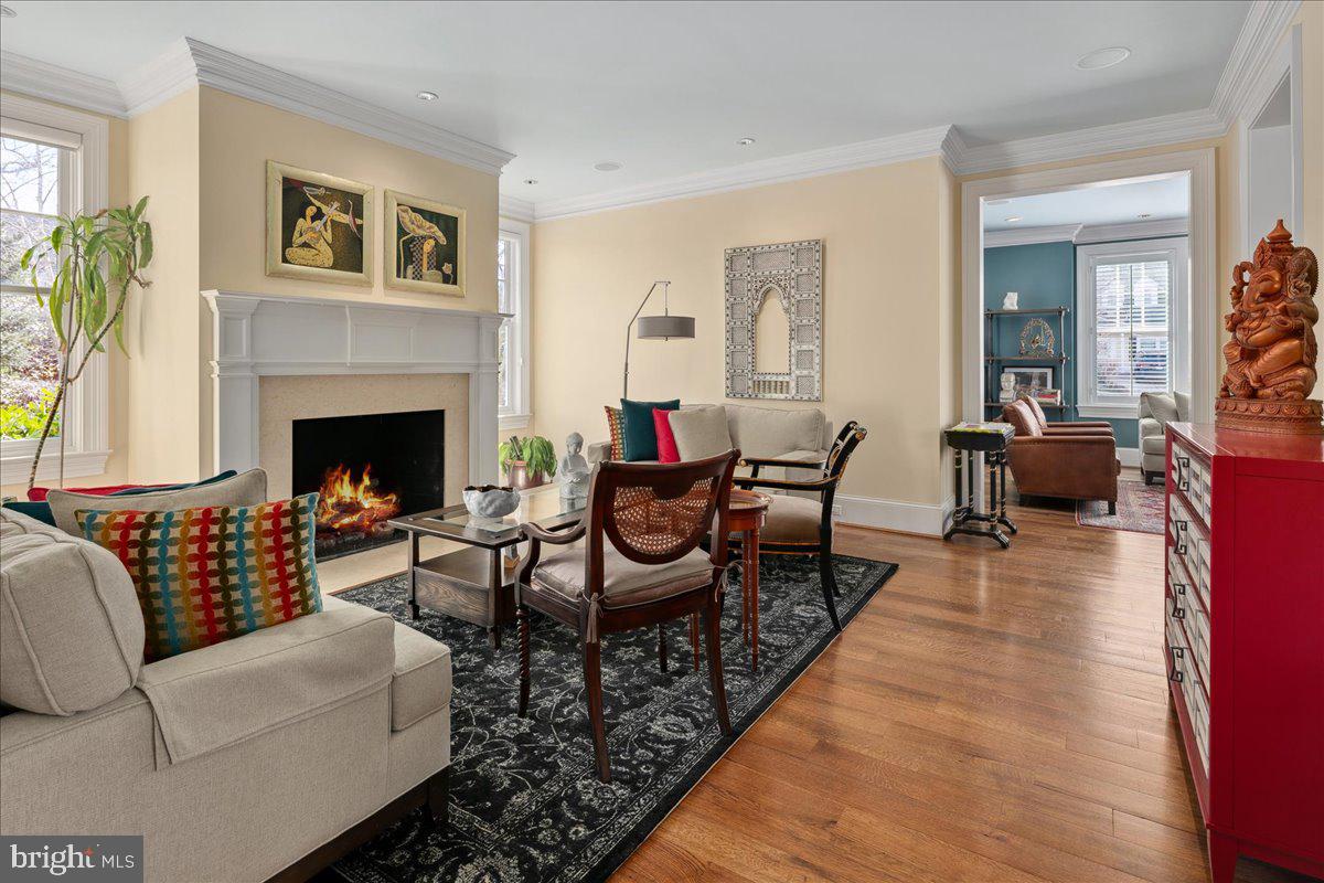 COUNTRY CLUB HILLS - Residential