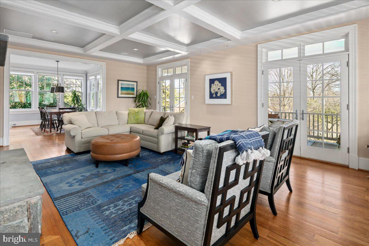 COUNTRY CLUB HILLS - Residential