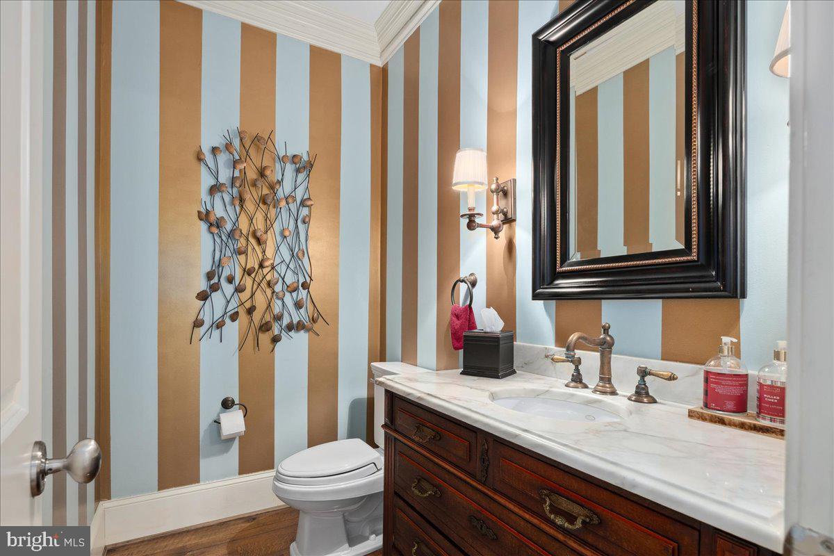 COUNTRY CLUB HILLS - Residential