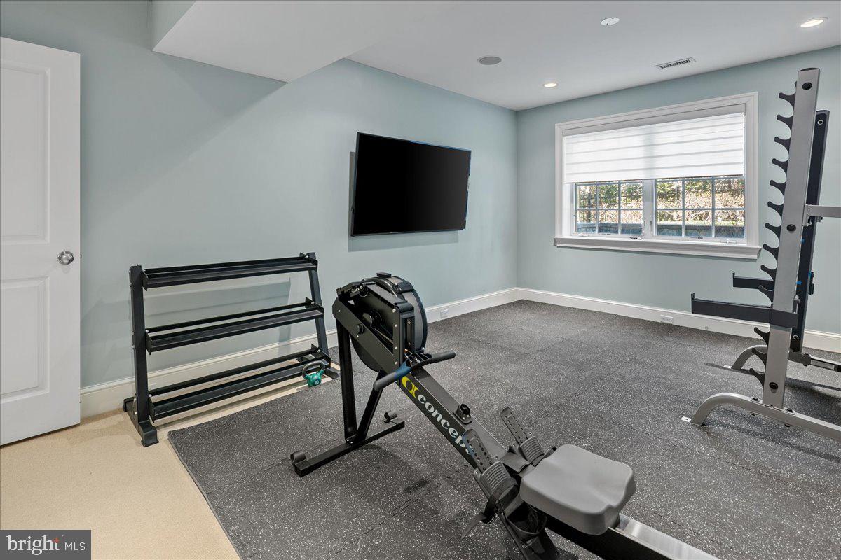 COUNTRY CLUB HILLS - Residential