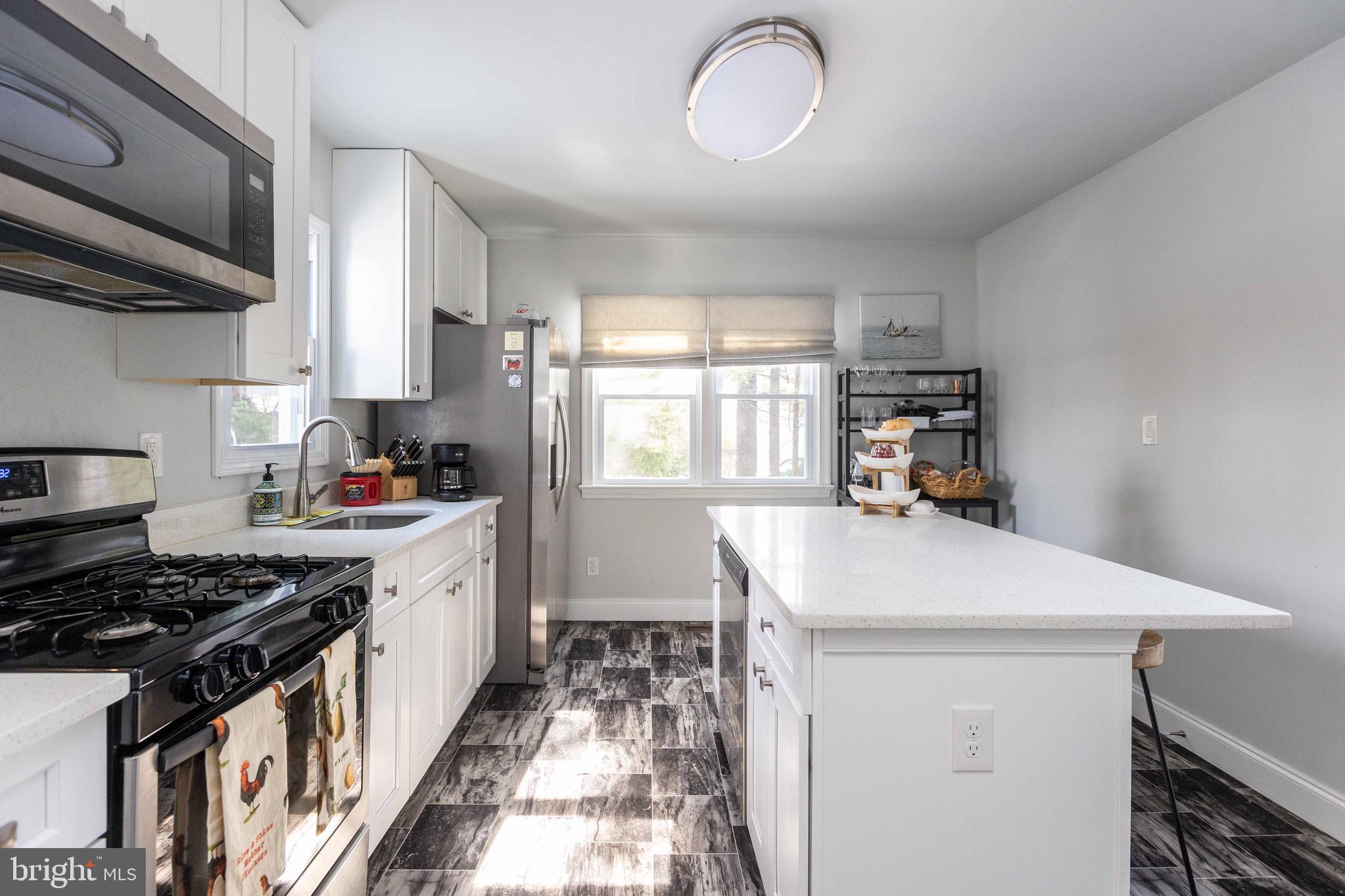 MANHATTAN BEACH - Residential