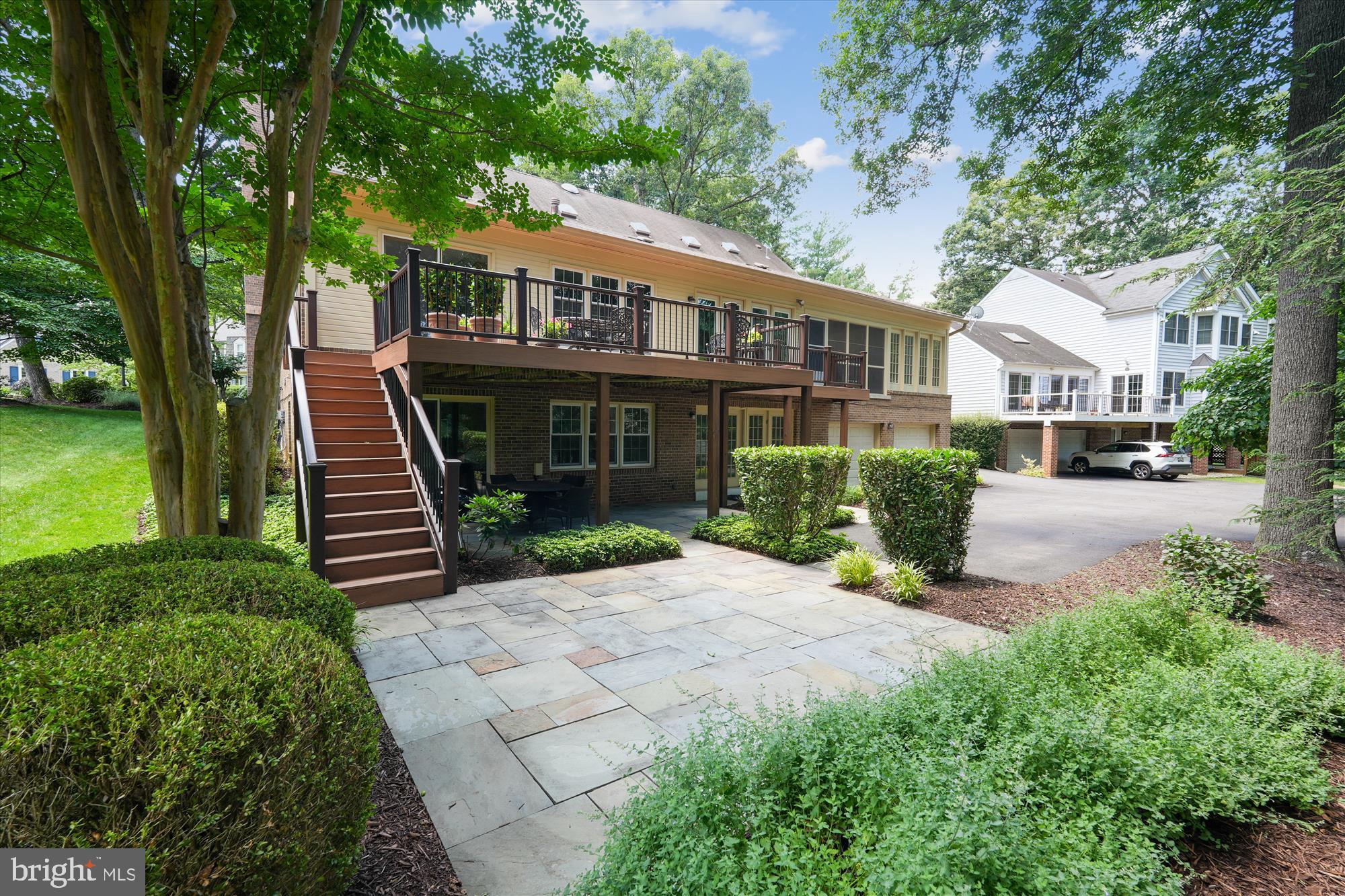 FALLSREACH - Residential