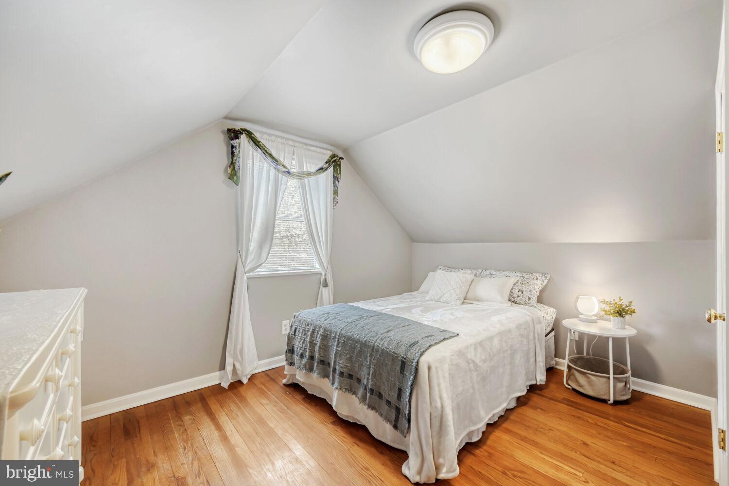 ROLAND TERRACE - Residential