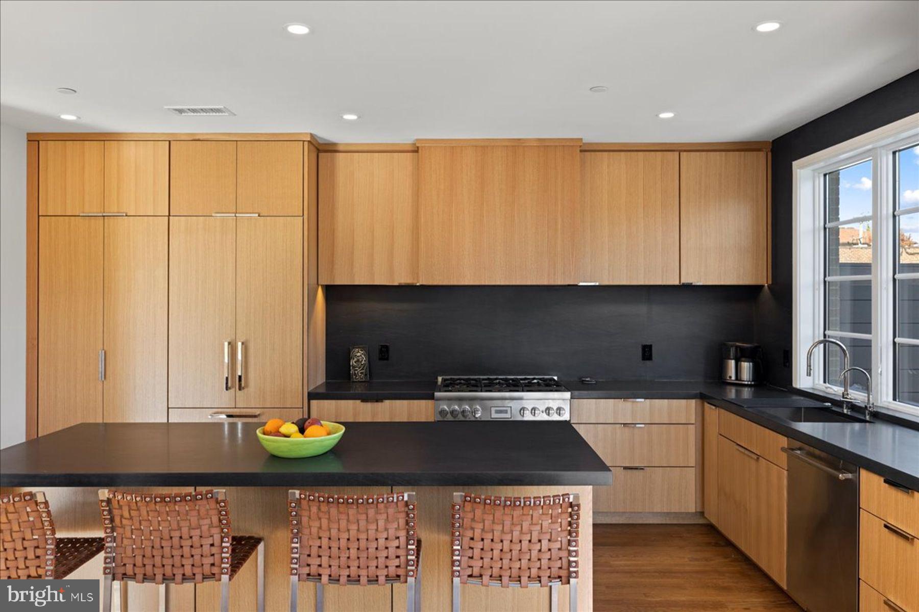 CHESTNUT HILL - Residential