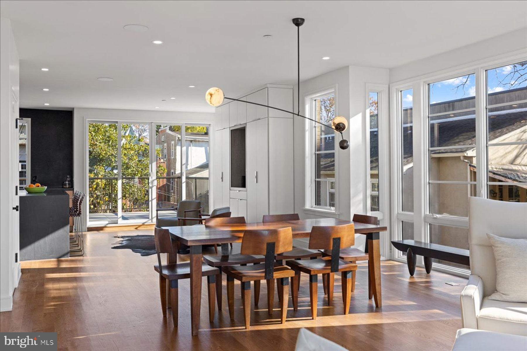 CHESTNUT HILL - Residential