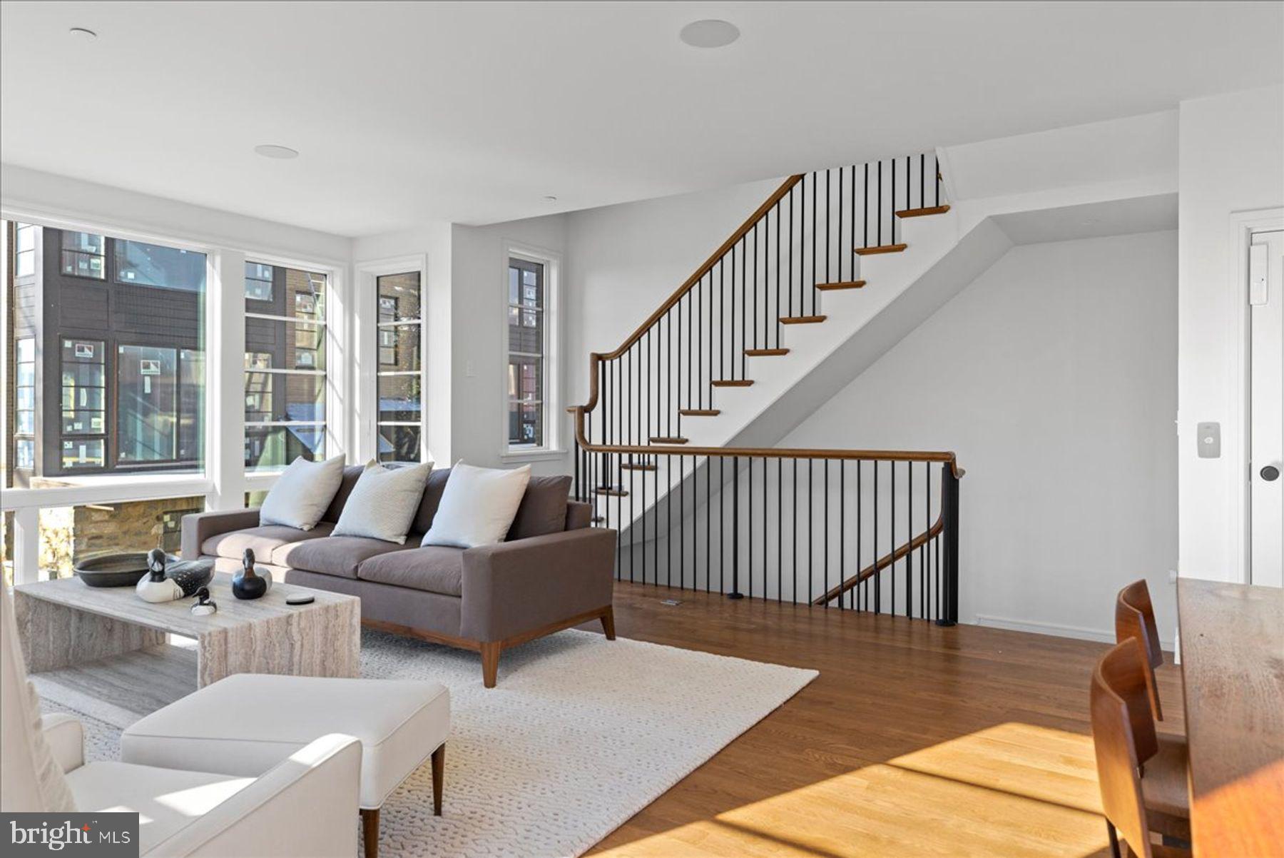 CHESTNUT HILL - Residential