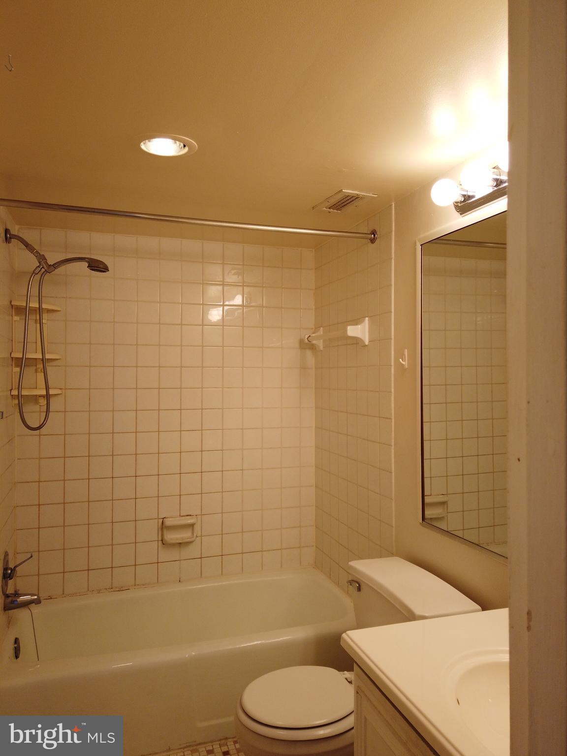 TOWERS IN WESTCHESTER PARK - Residential