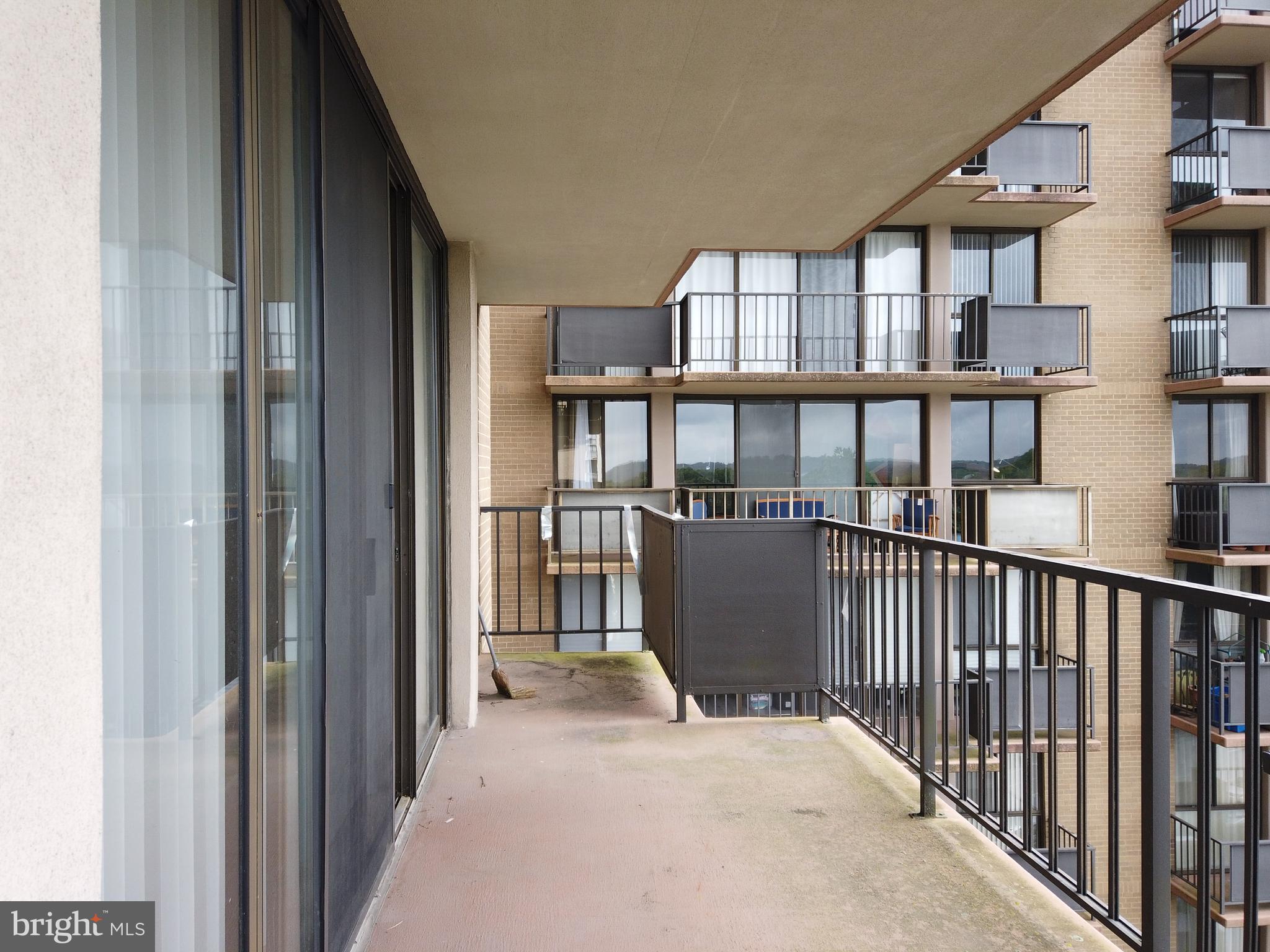 TOWERS IN WESTCHESTER PARK - Residential