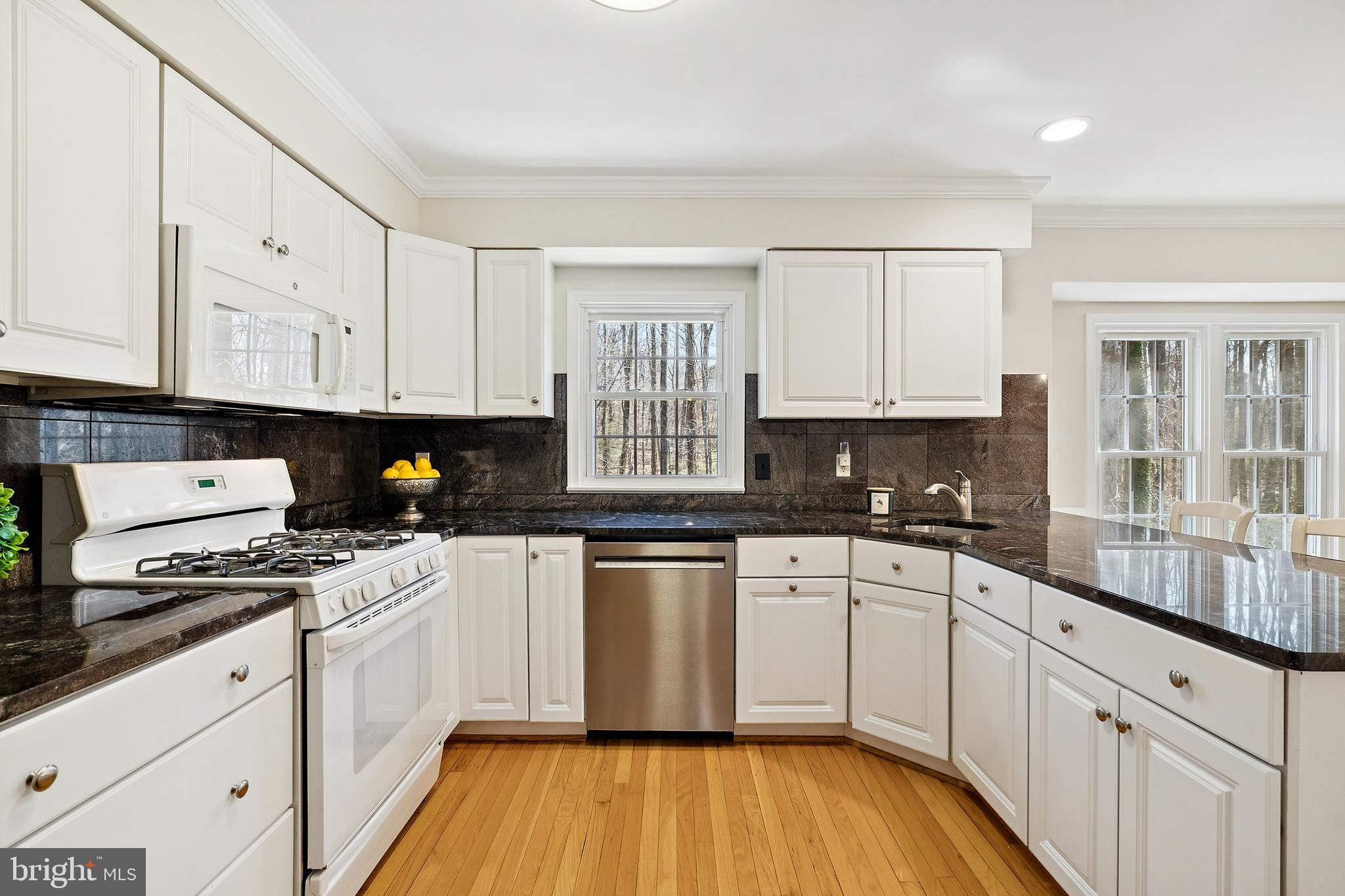 LAFAYETTE VILLAGE - Residential