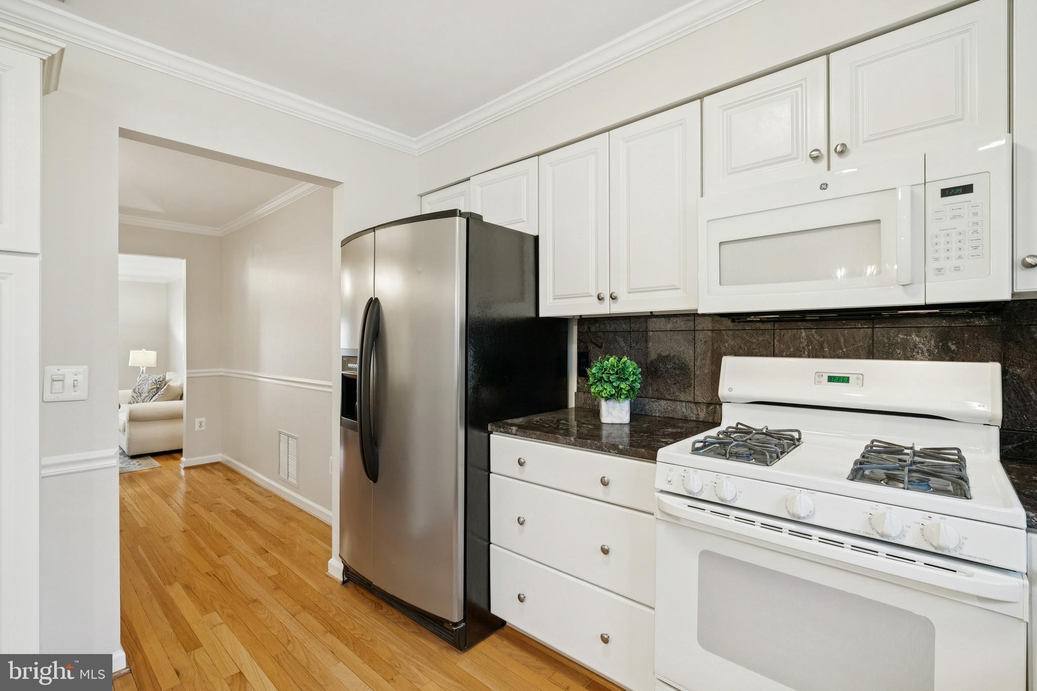 LAFAYETTE VILLAGE - Residential