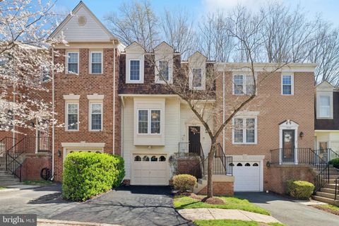 Townhouse For Sale - 7810 Ashley Glen Road<br/> ANNANDALE, VA 22003