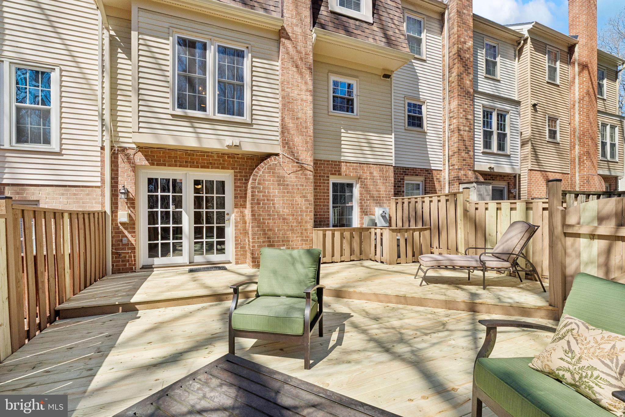 LAFAYETTE VILLAGE - Residential