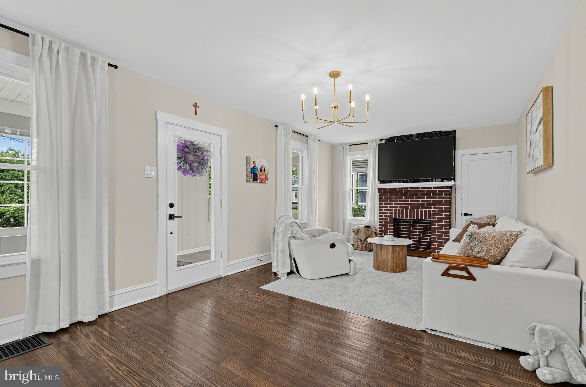 16 MERION TERRACE