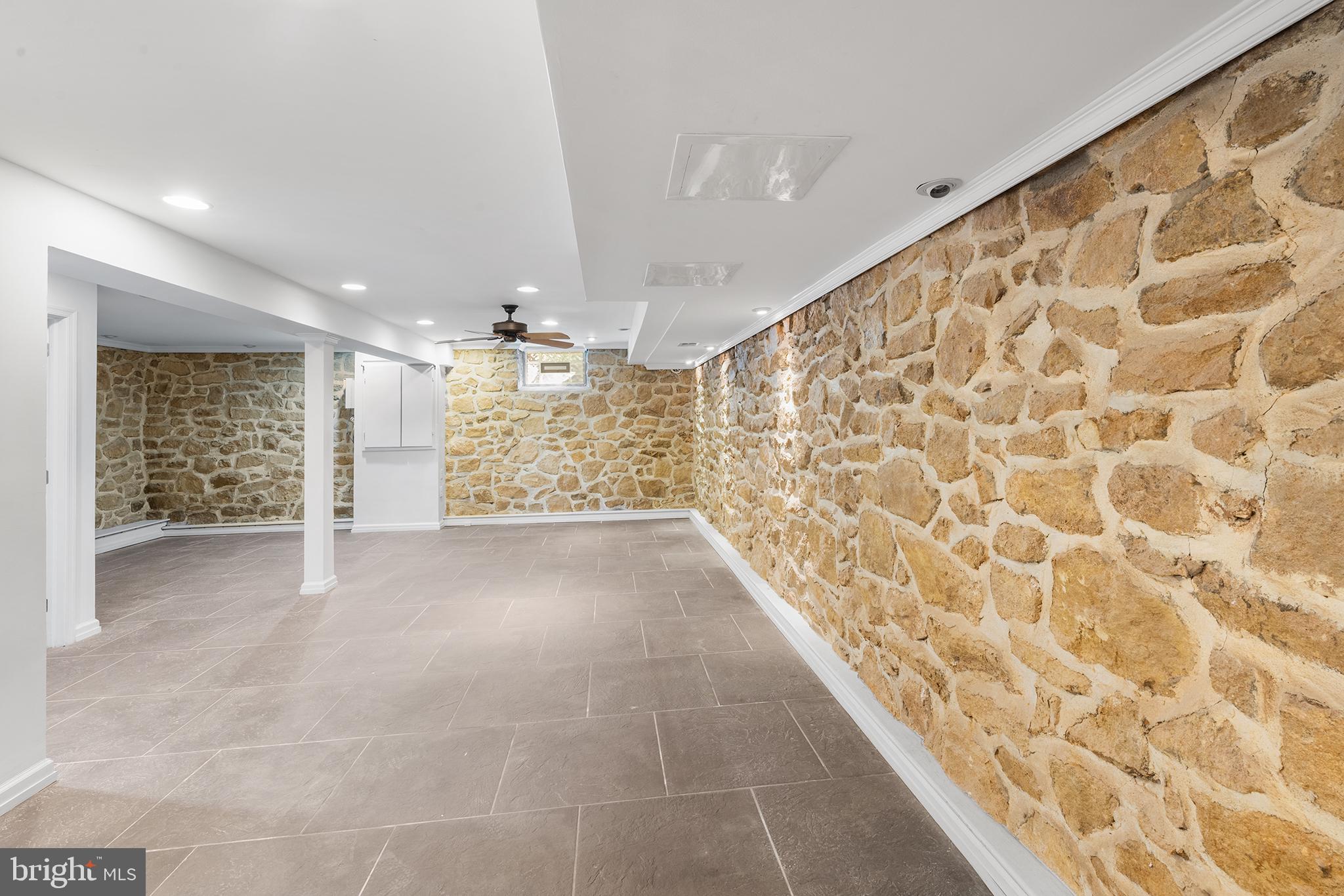 KING OF PRUSSIA - Residential