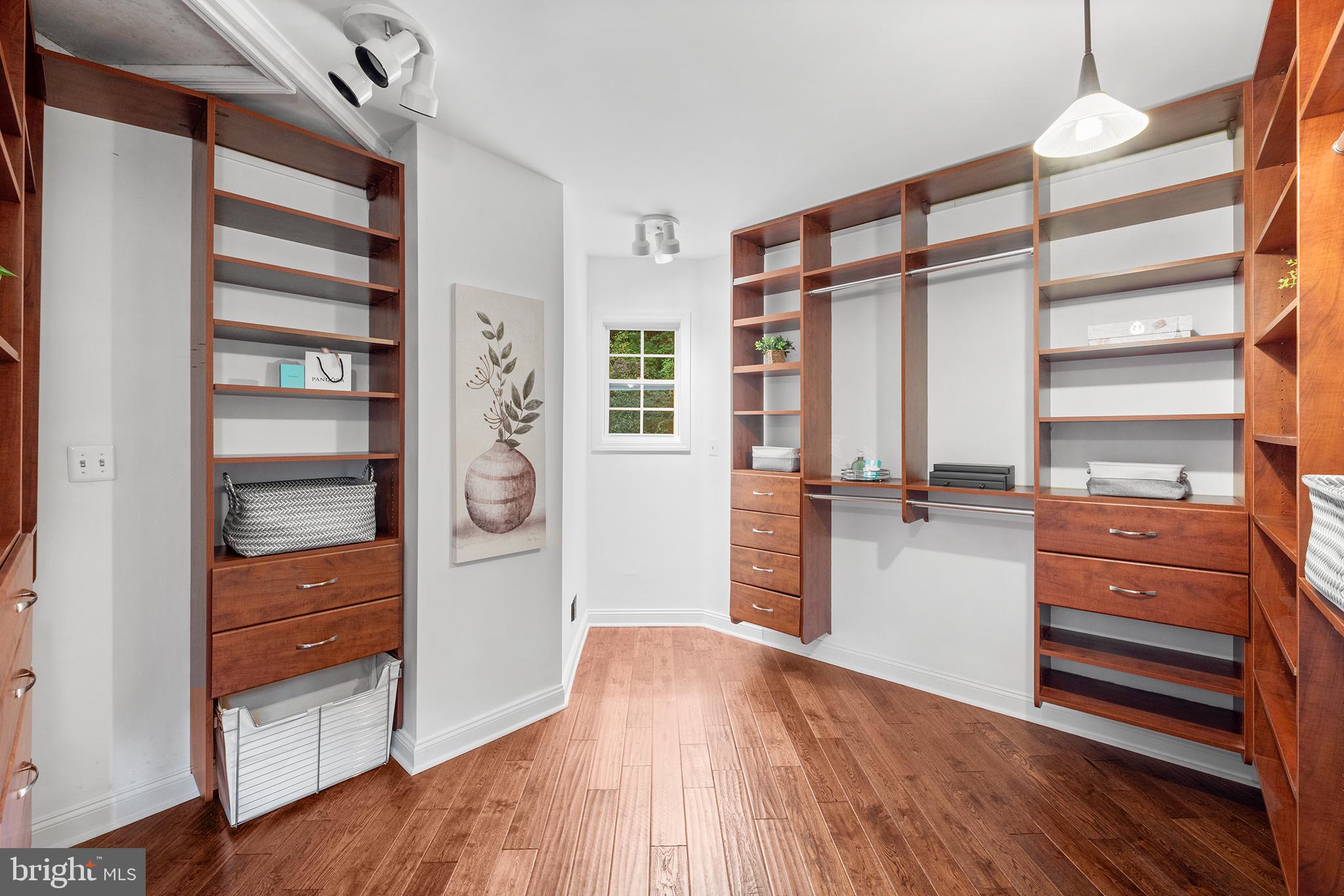 KING OF PRUSSIA - Residential