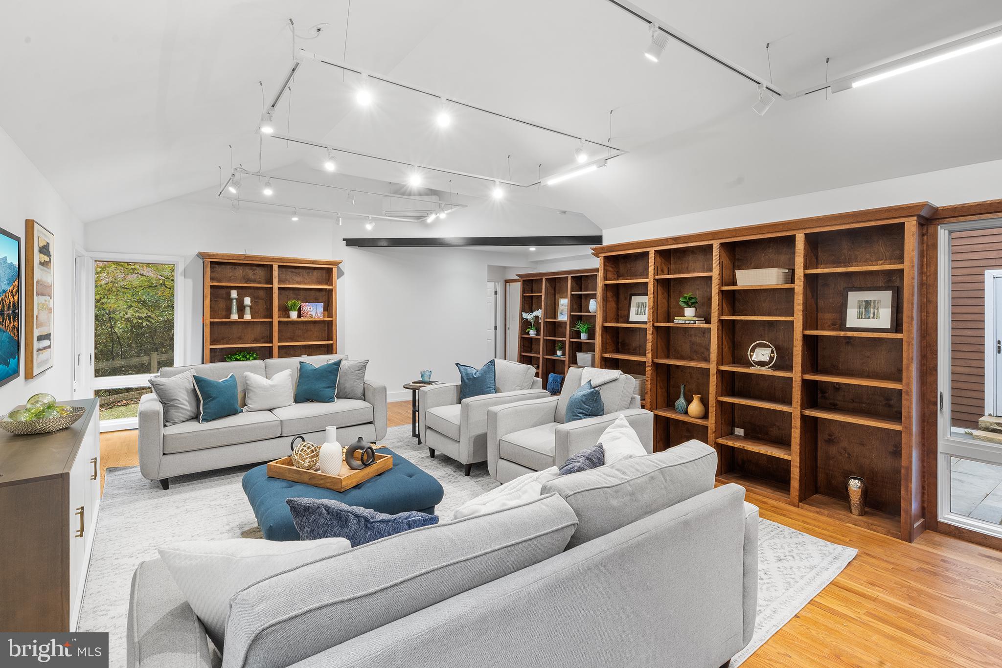 KING OF PRUSSIA - Residential