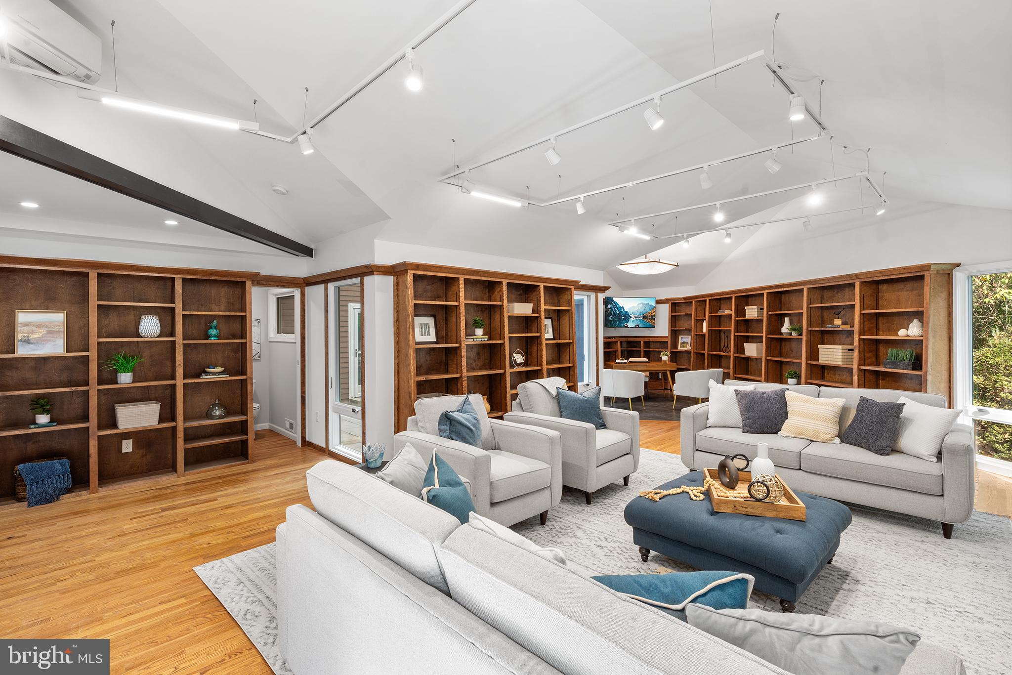 KING OF PRUSSIA - Residential