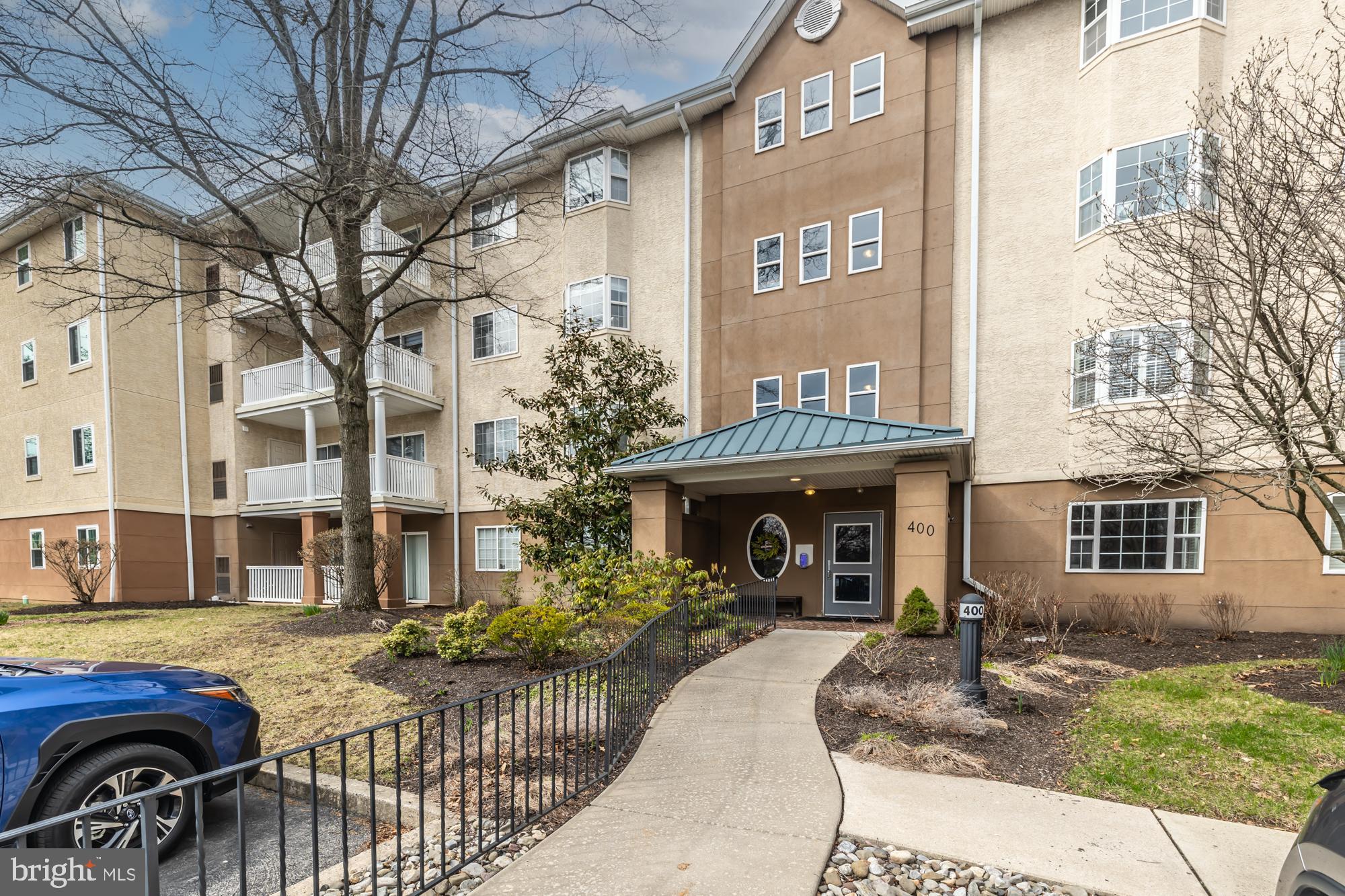 416 PAOLI POINTE DRIVE 416-M