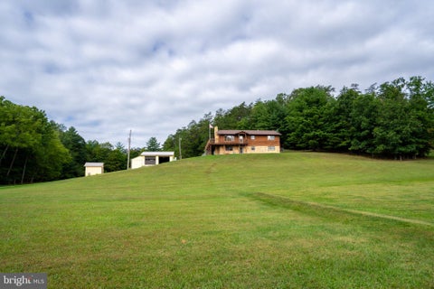 Homes For Sale - 672 Creek Road<br/> BERKELEY SPRINGS, WV 25411