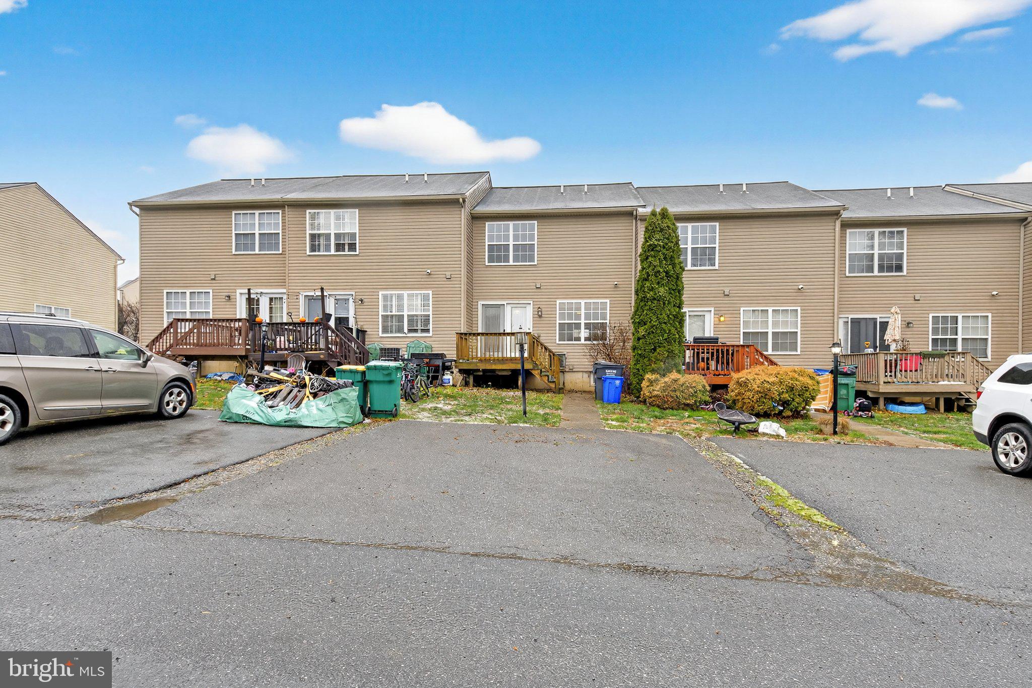 MILLERSVILLE - Residential