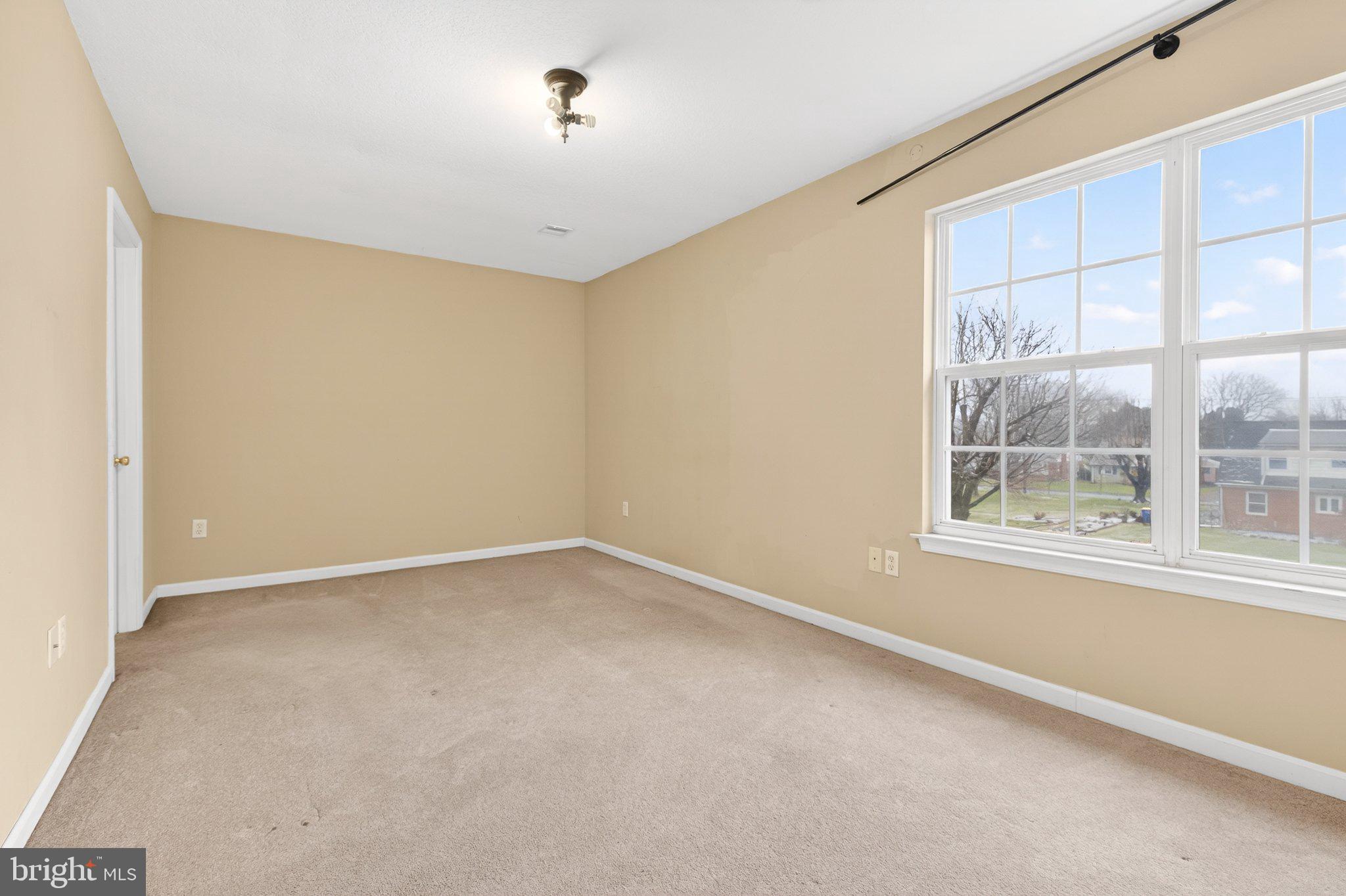 MILLERSVILLE - Residential