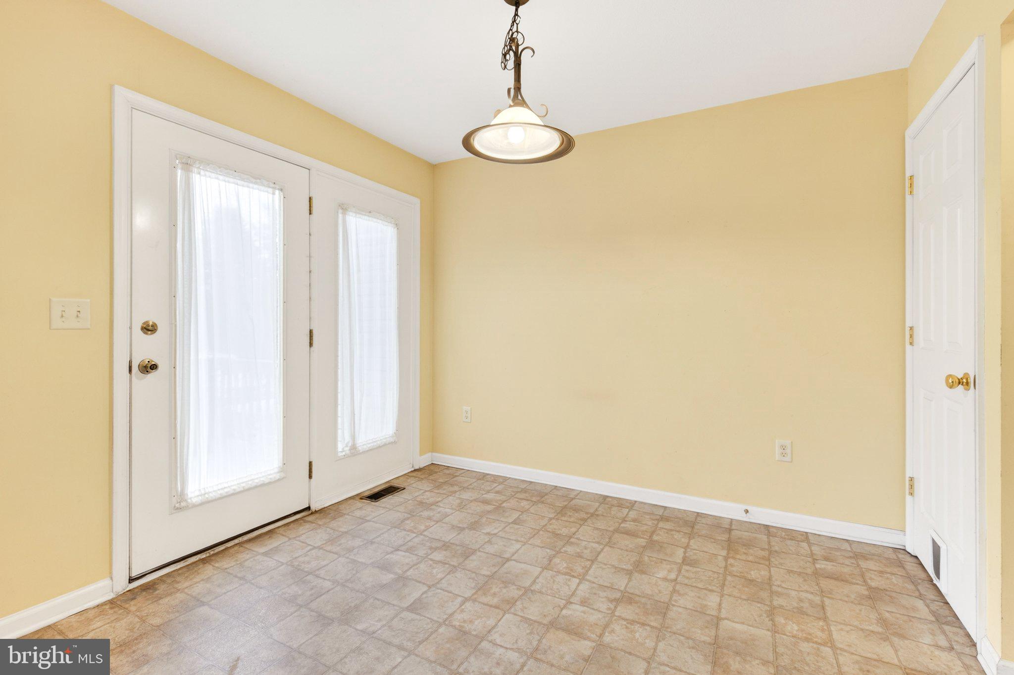 MILLERSVILLE - Residential