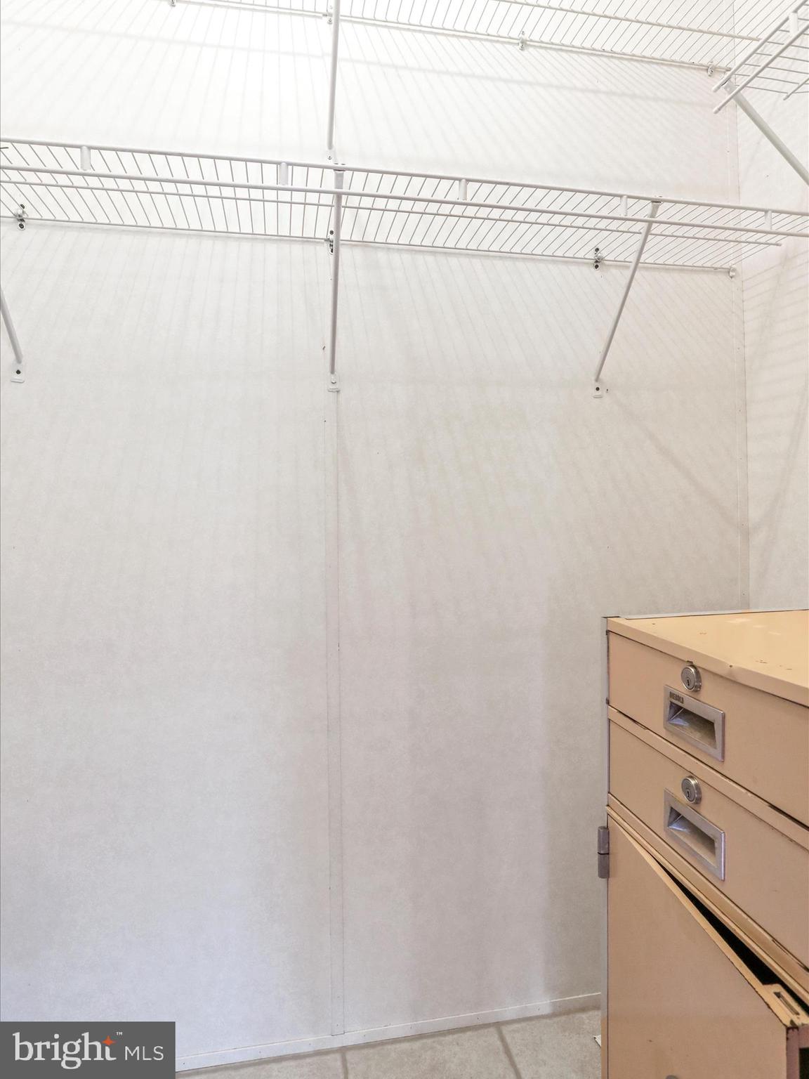 LAKESIDE VILLAGE - Residential