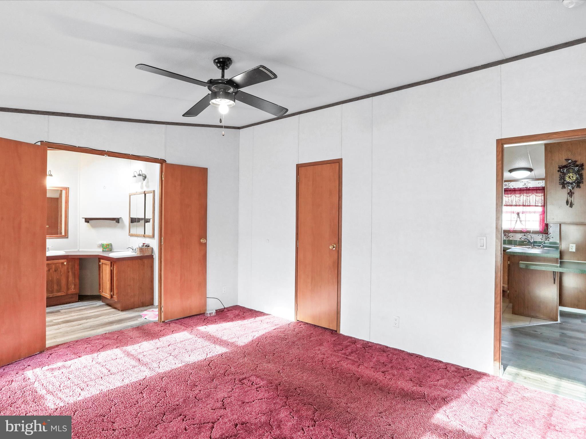 LAKESIDE VILLAGE - Residential