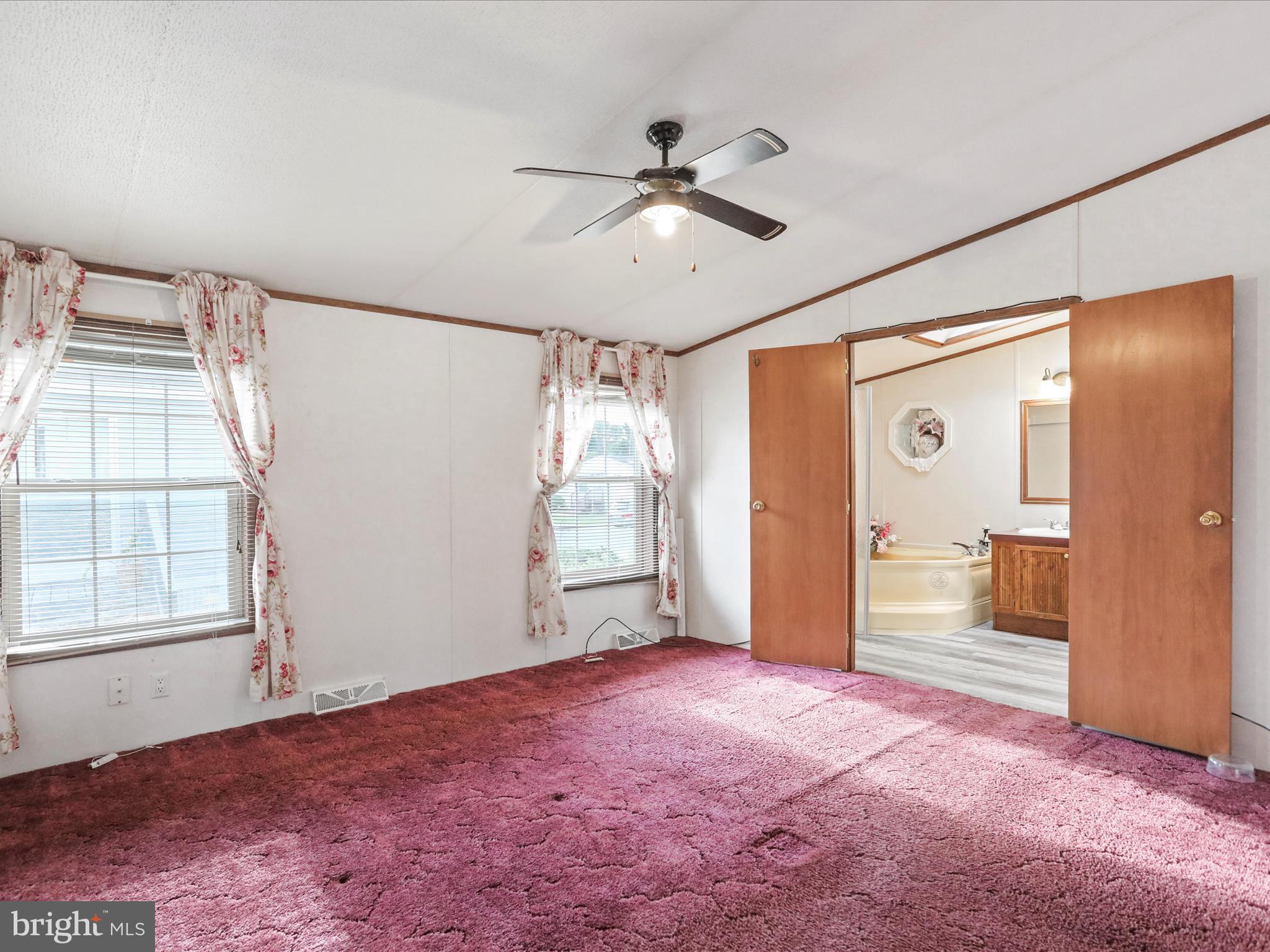 LAKESIDE VILLAGE - Residential