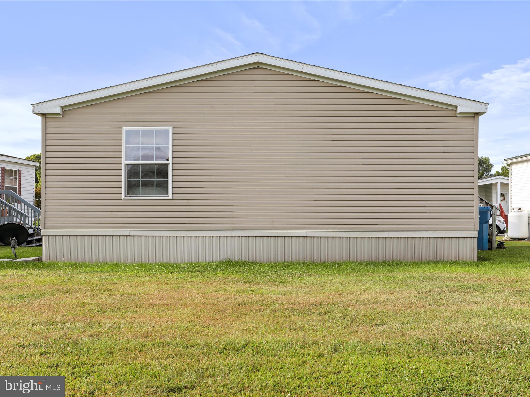 LAKESIDE VILLAGE - Residential