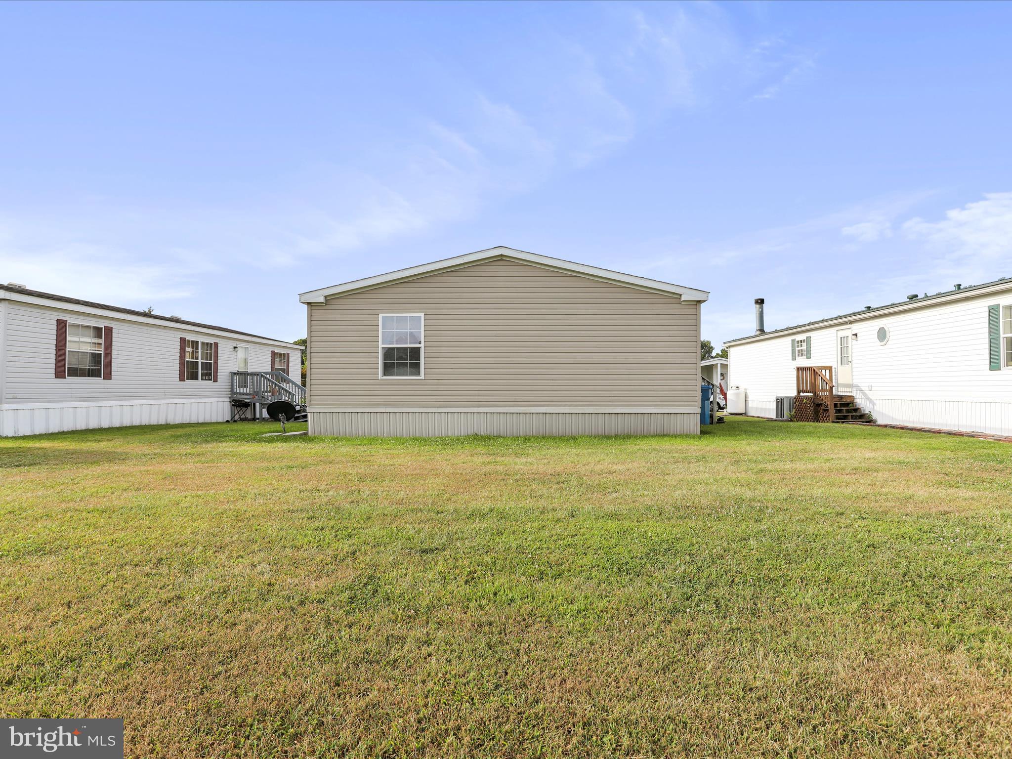 LAKESIDE VILLAGE - Residential