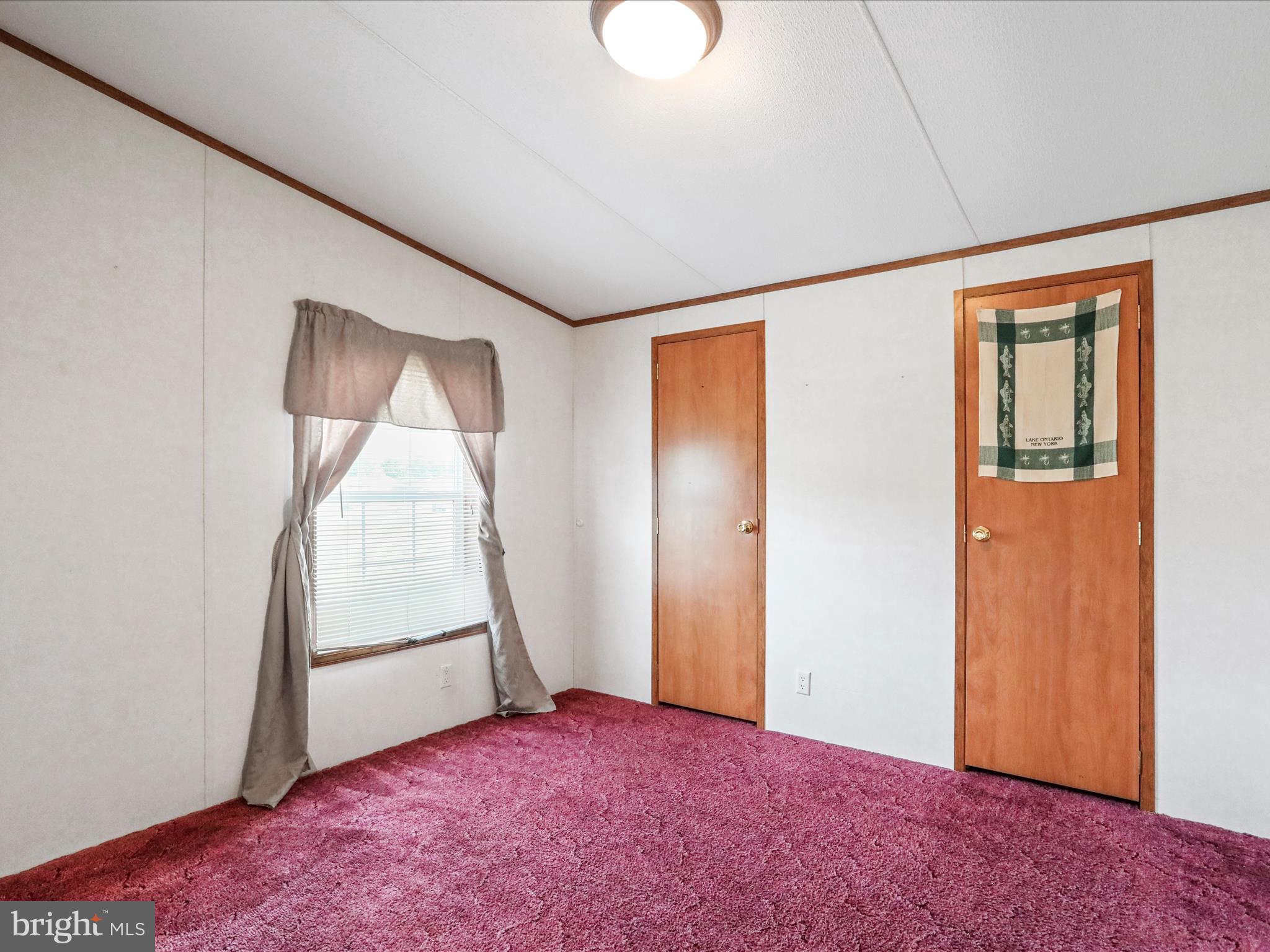 LAKESIDE VILLAGE - Residential