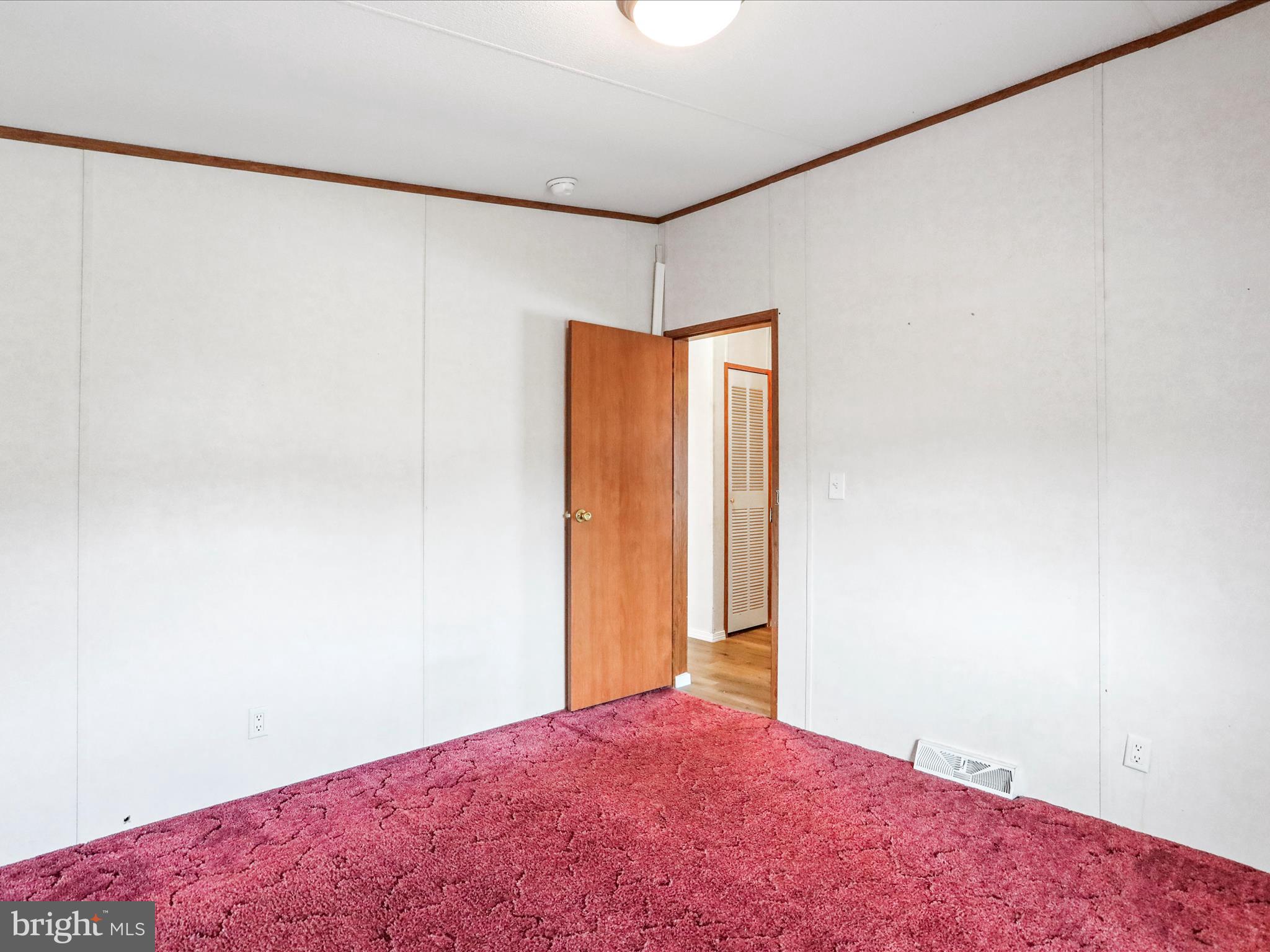 LAKESIDE VILLAGE - Residential