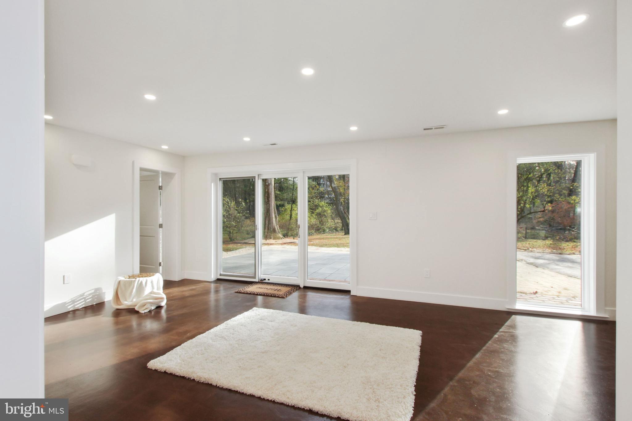 SOMERSET - Residential Lease