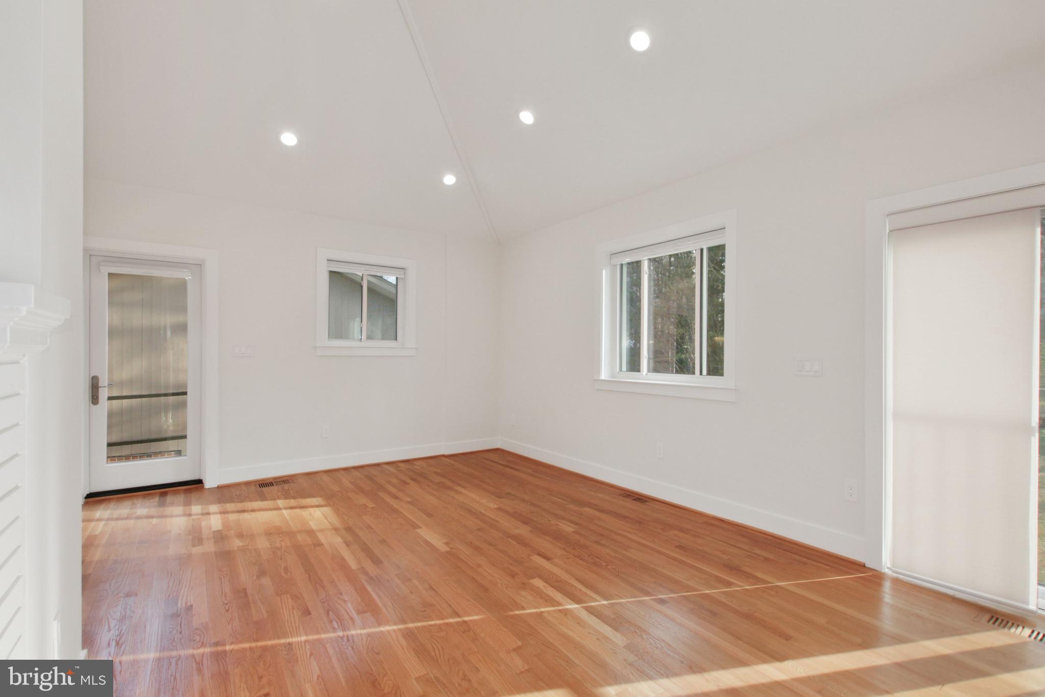 SOMERSET - Residential Lease