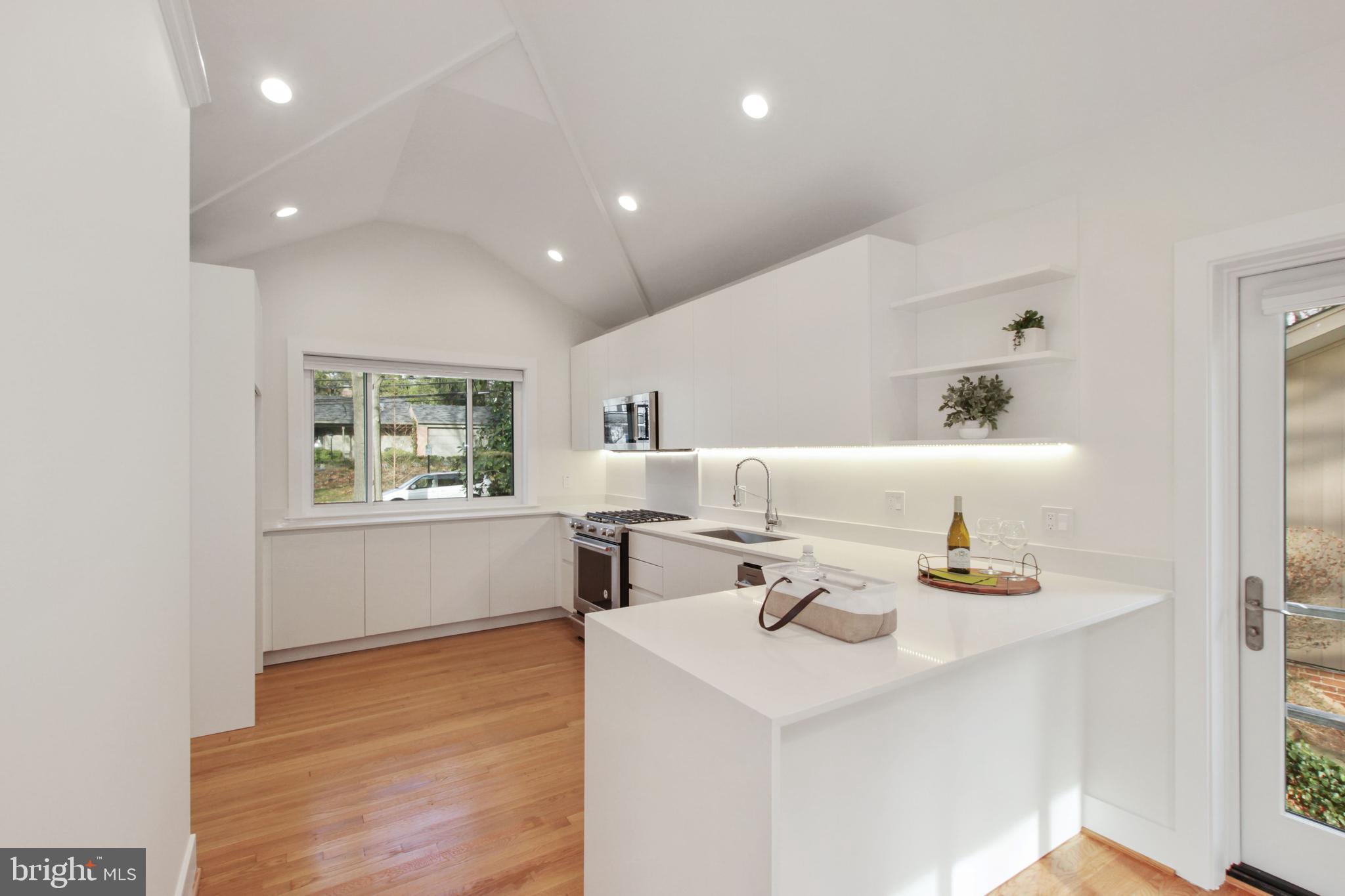 SOMERSET - Residential Lease