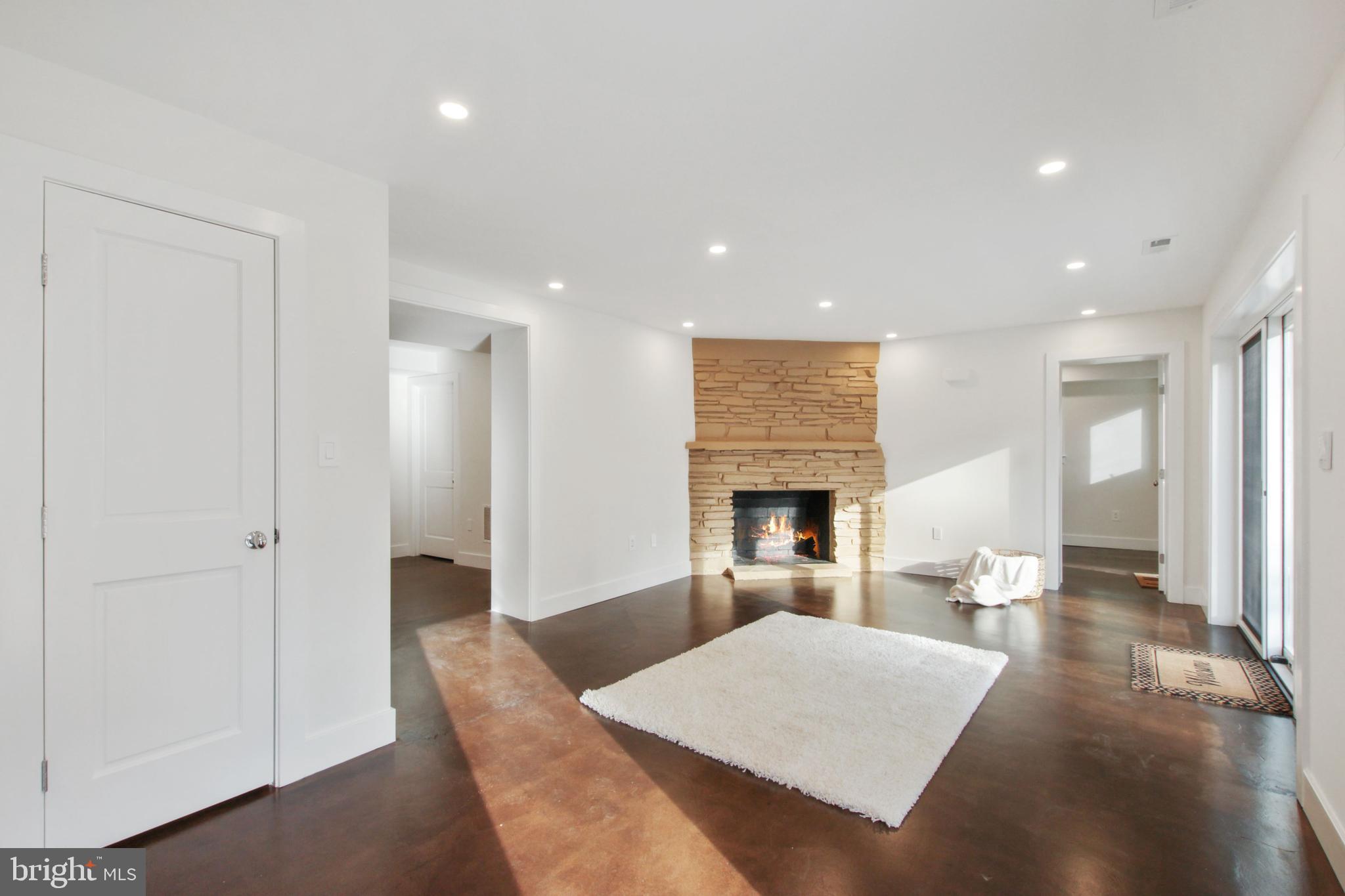 SOMERSET - Residential Lease