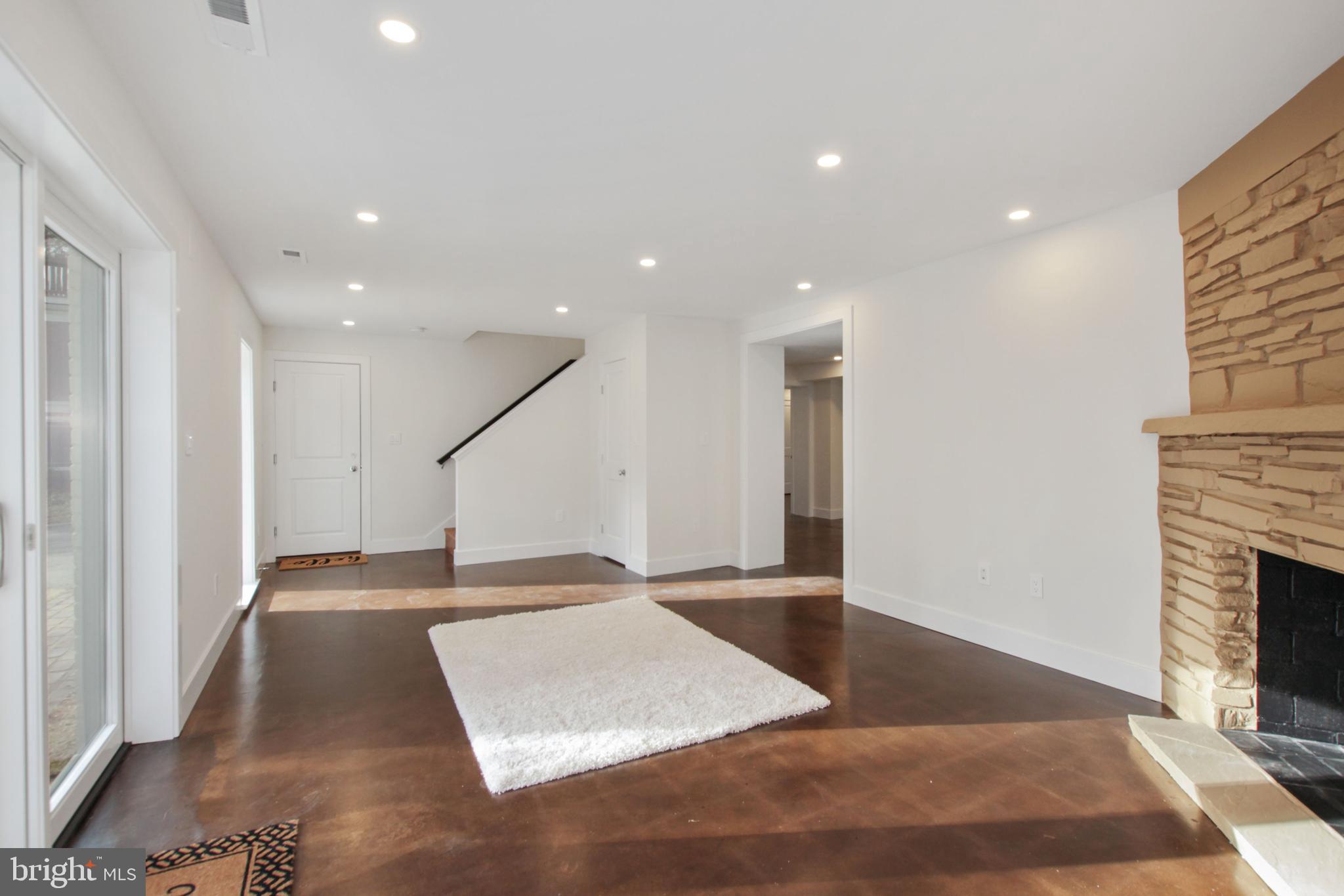 SOMERSET - Residential Lease