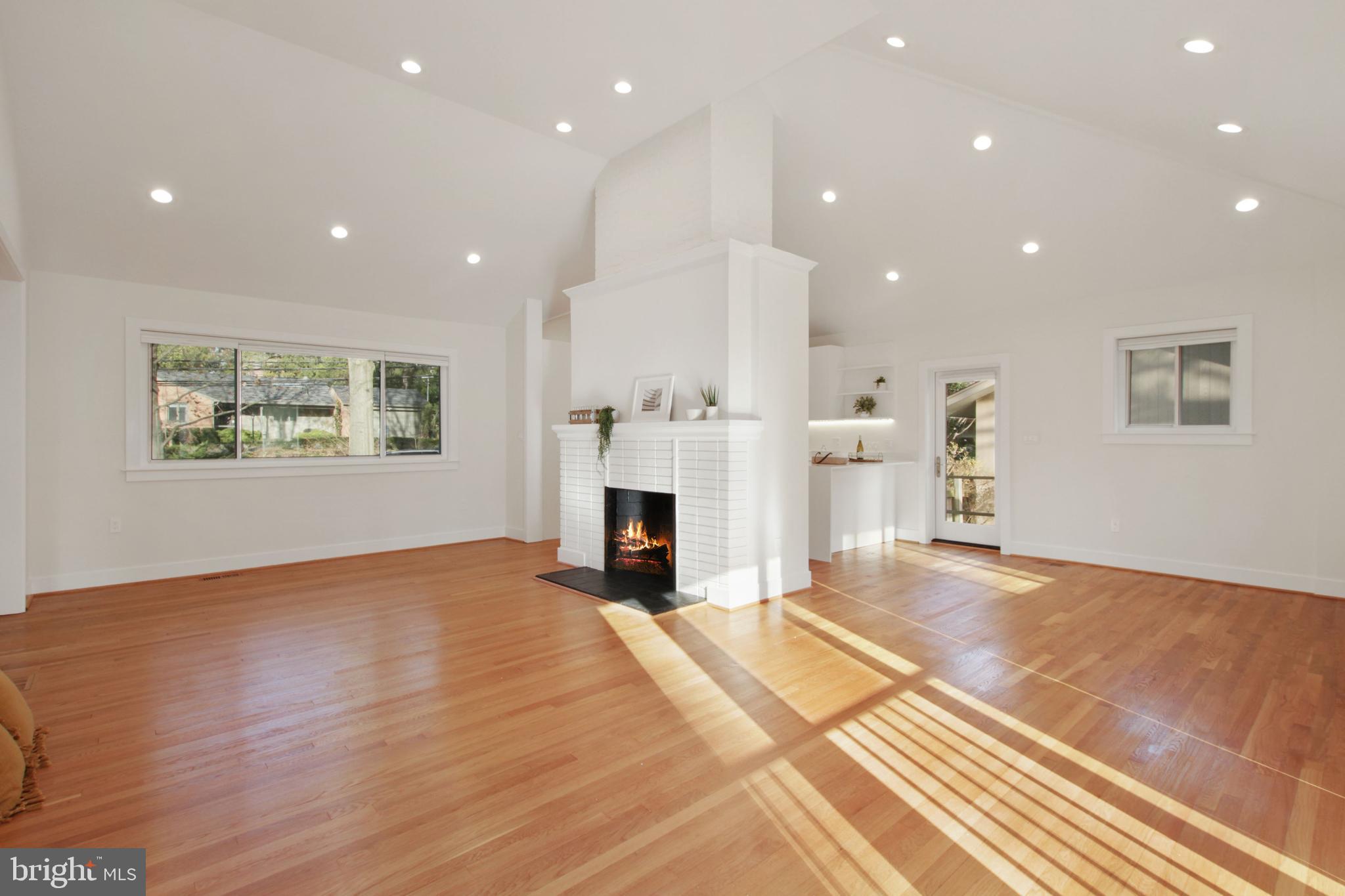 SOMERSET - Residential Lease