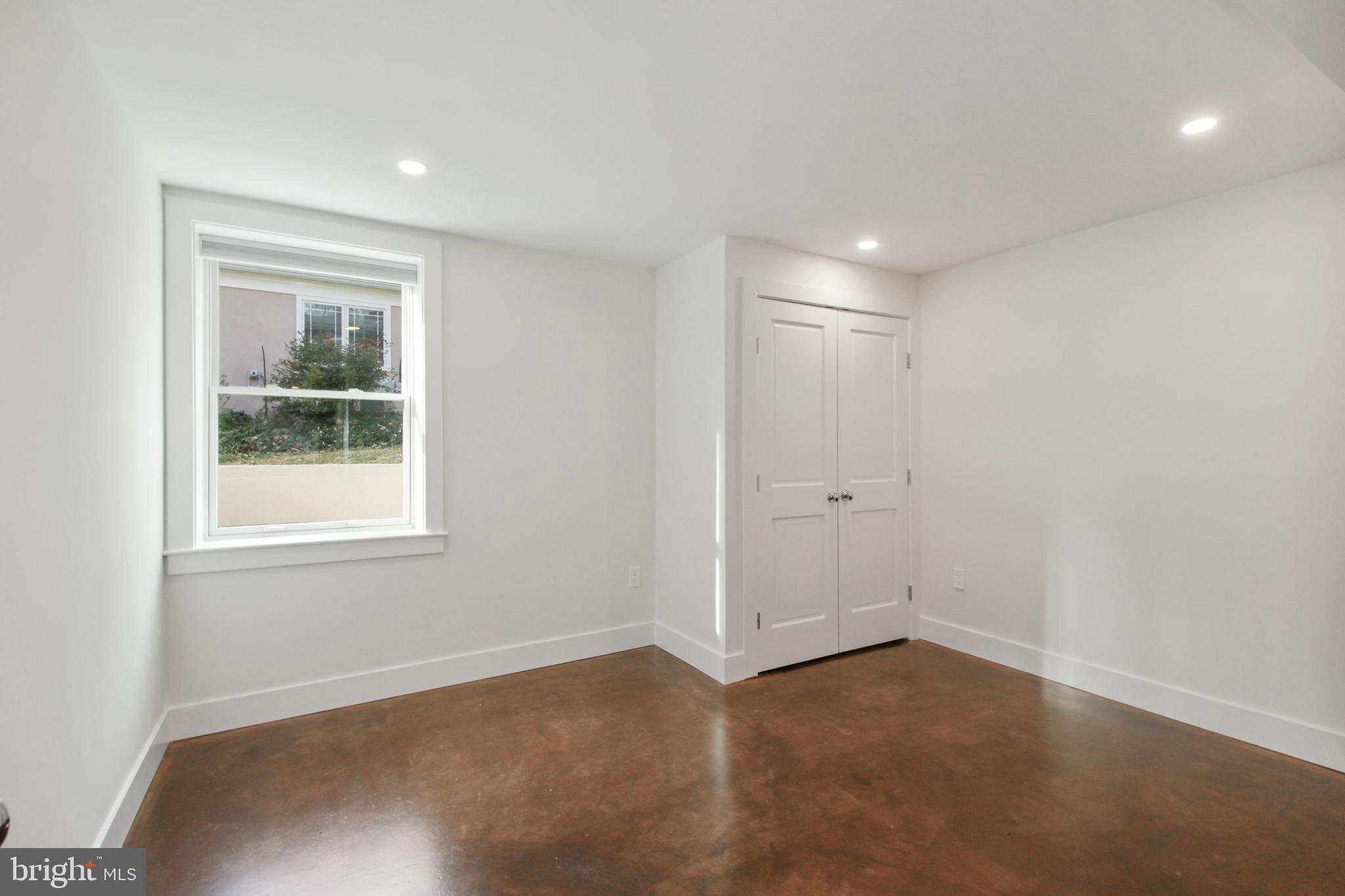 SOMERSET - Residential Lease