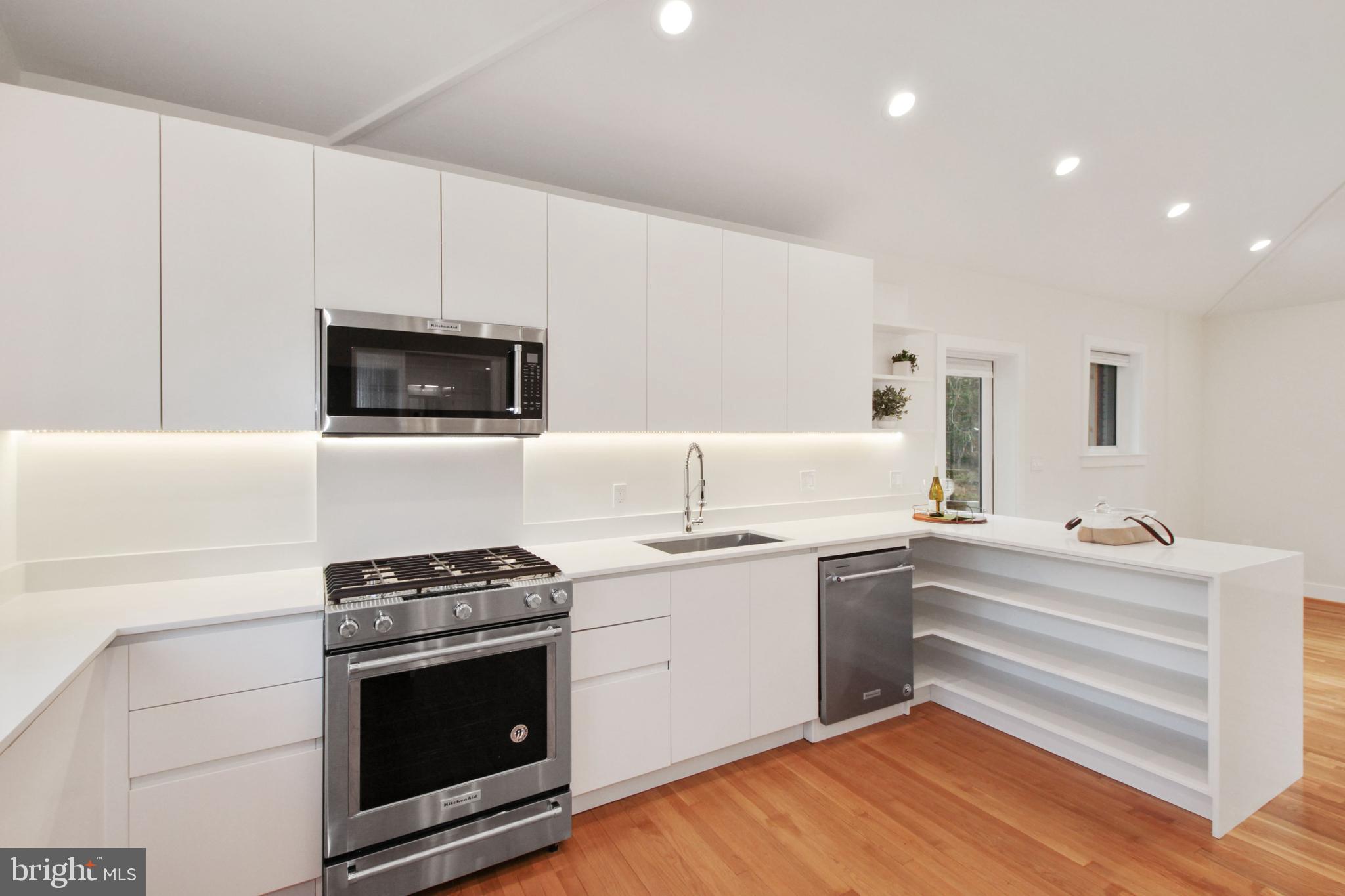 SOMERSET - Residential Lease