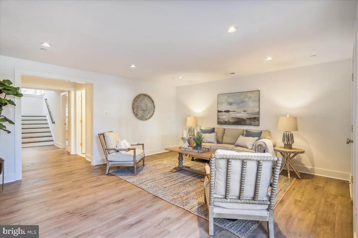 GLENBROOK VILLAGE - Residential