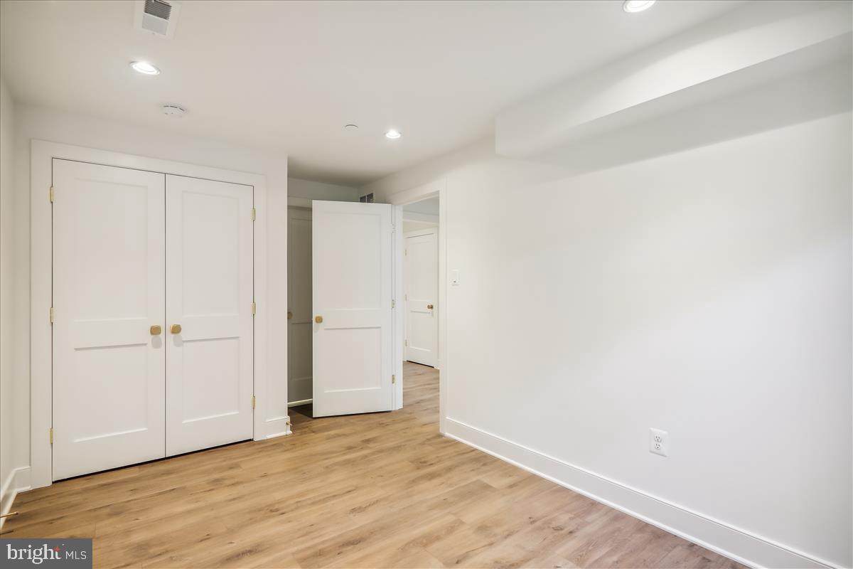 GLENBROOK VILLAGE - Residential