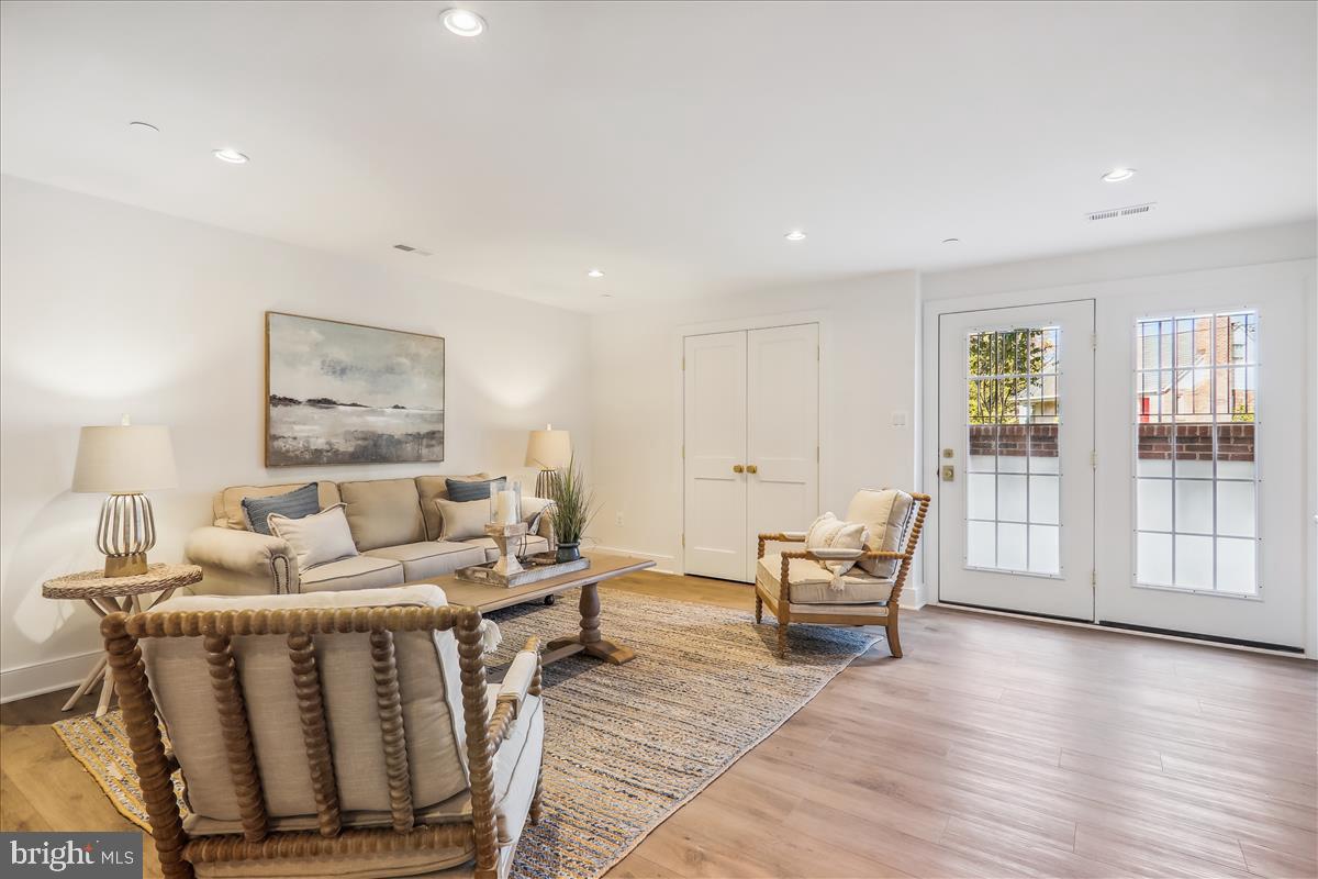 GLENBROOK VILLAGE - Residential