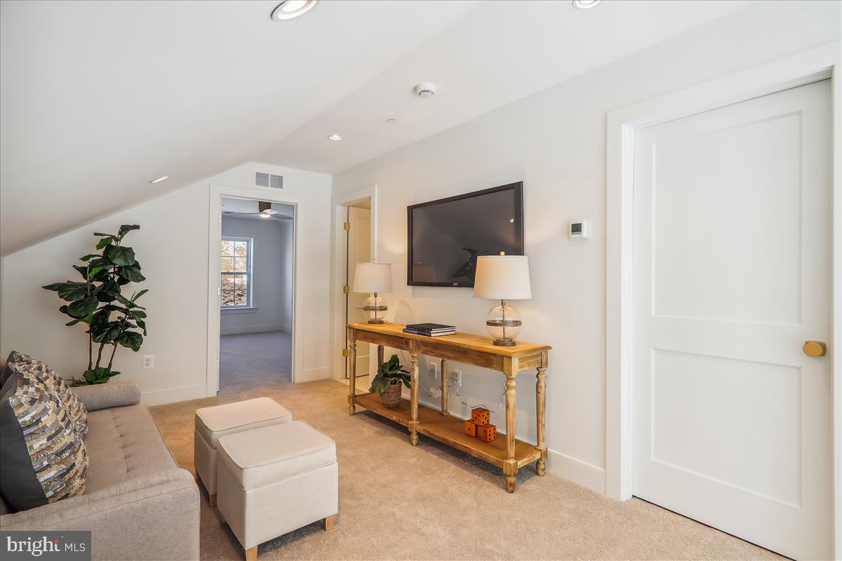 GLENBROOK VILLAGE - Residential