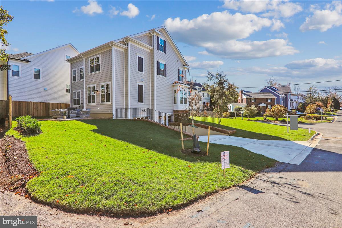 GLENBROOK VILLAGE - Residential